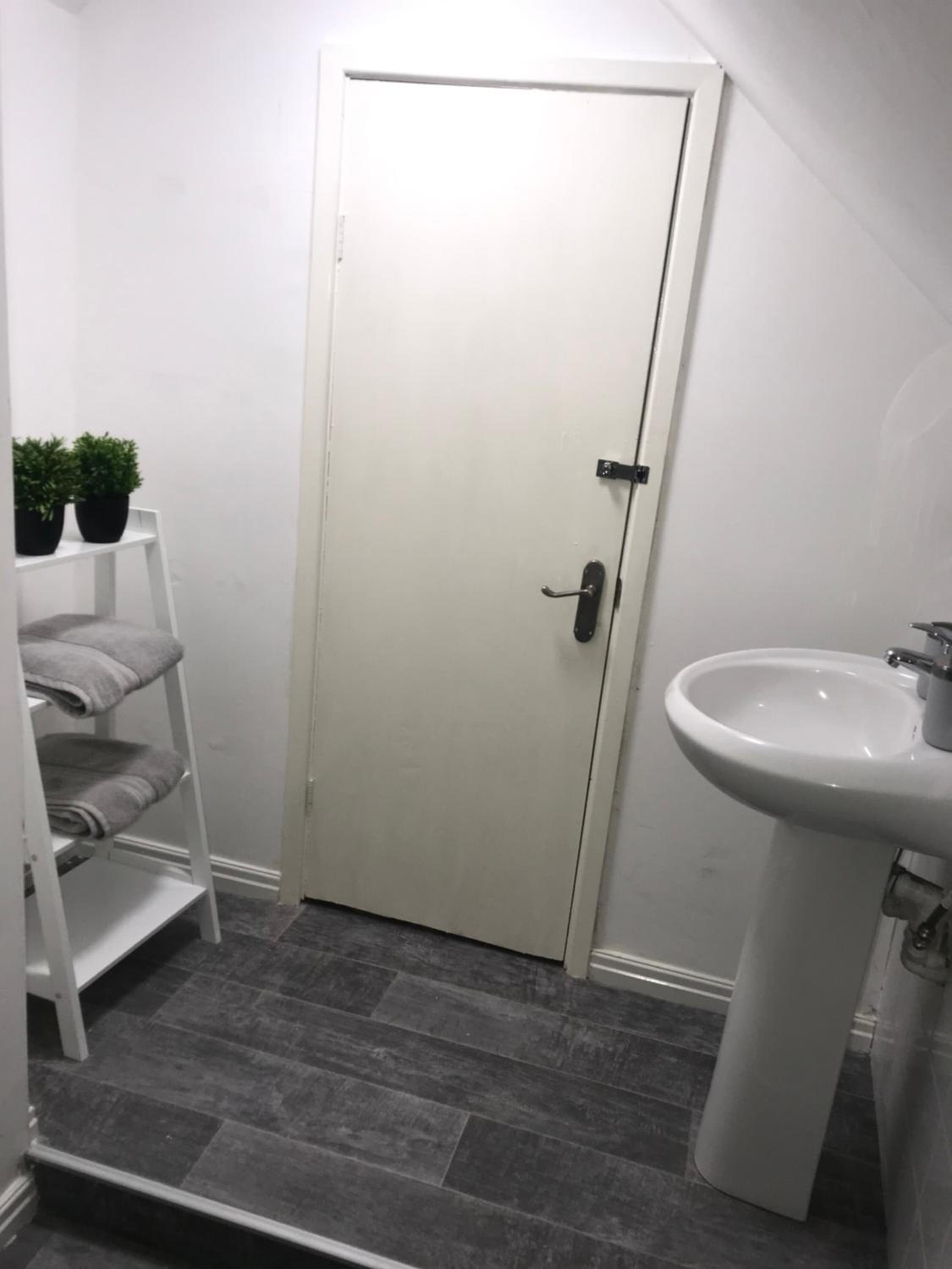 Double Room - Photo 13