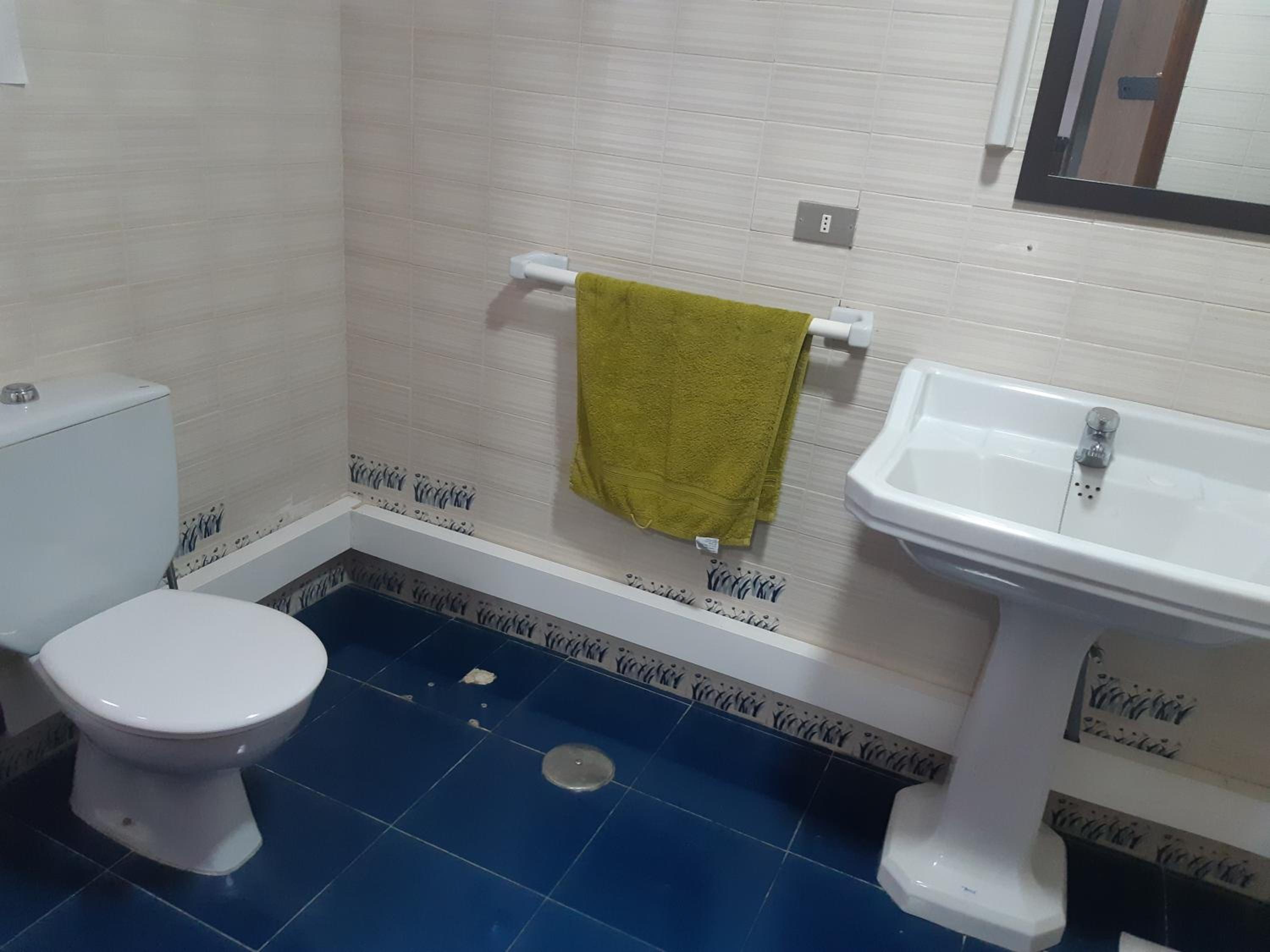 Single Room with Bathroom photo 2