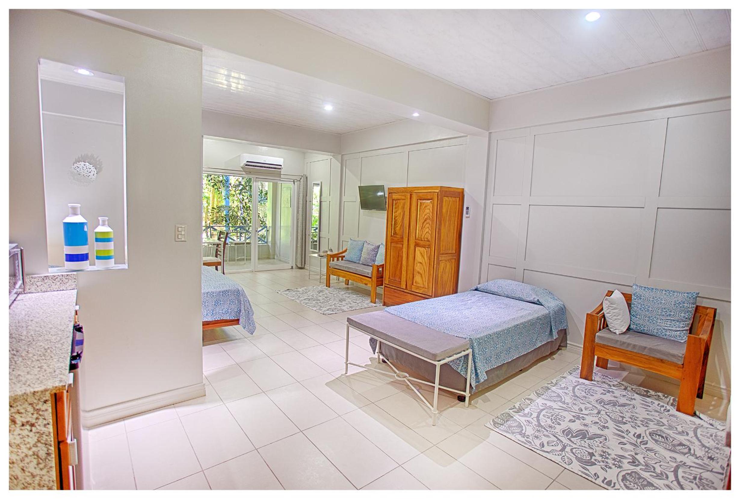 Standard Queen Room
