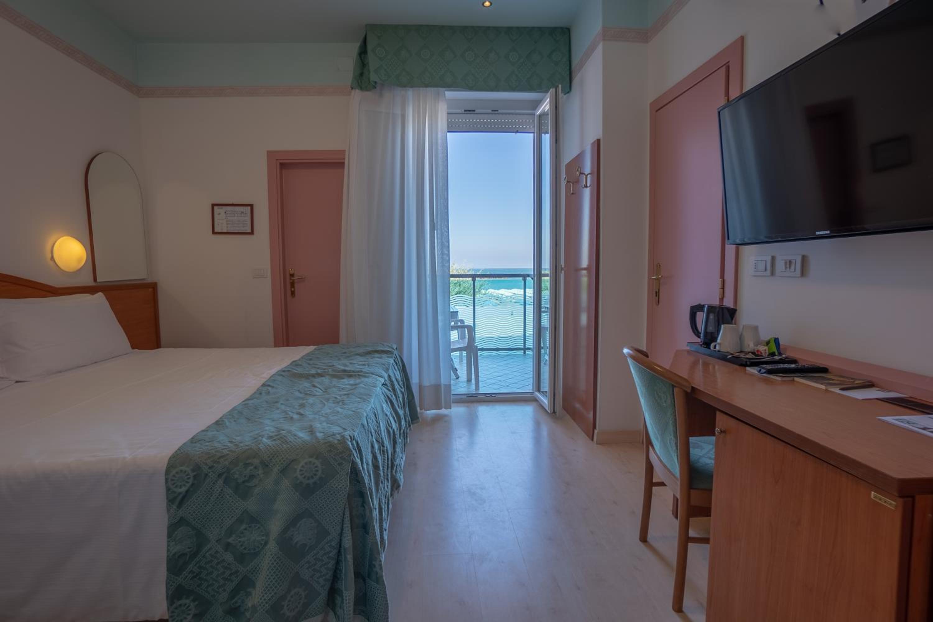 Double Room - Photo 4