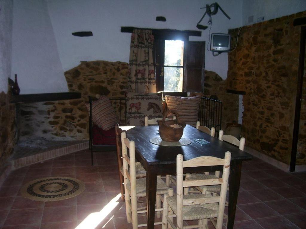Two-Bedroom Cottage (6 Adults) - Photo 5