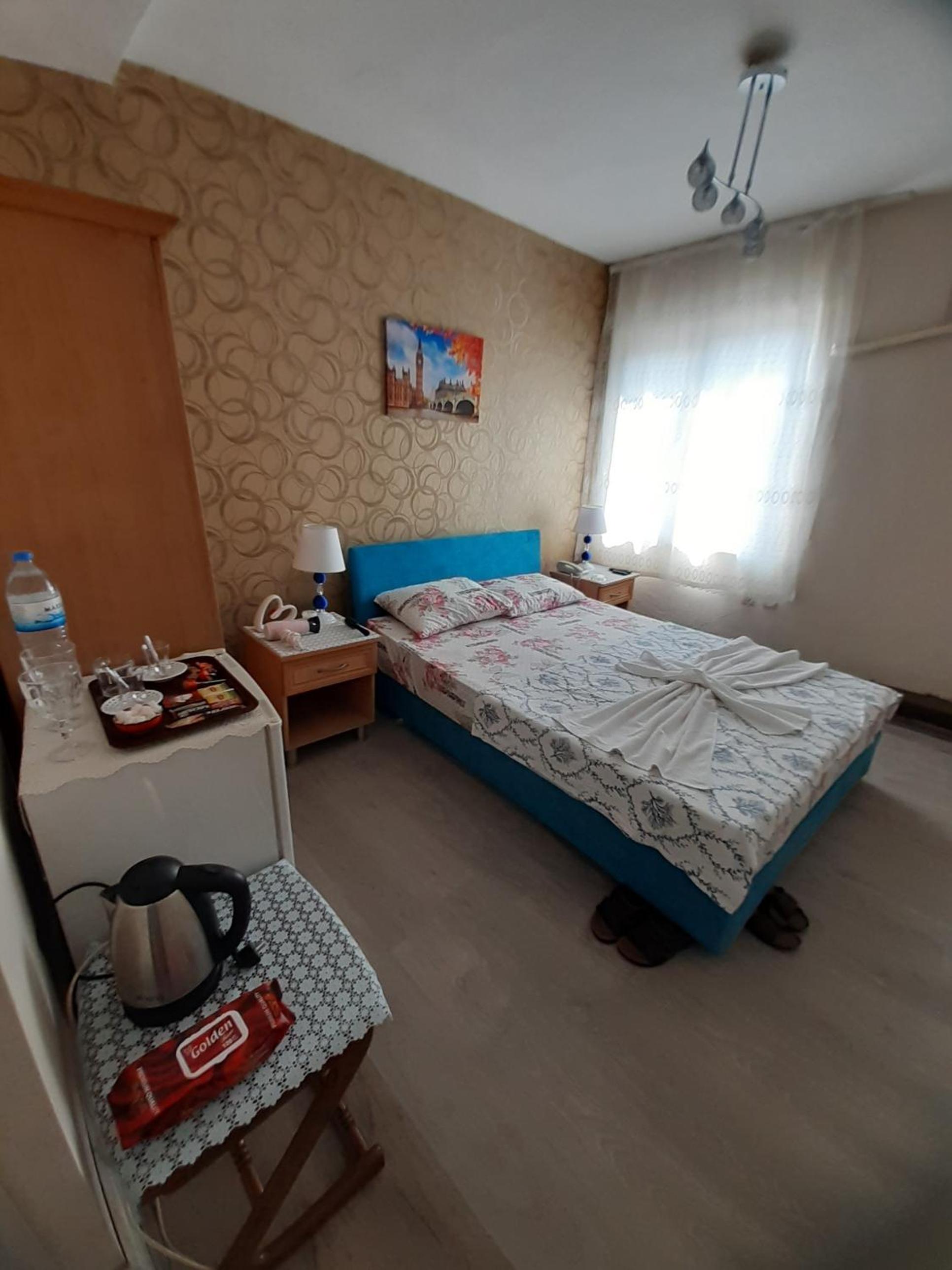 Deluxe Double Room with Shower - Photo 4