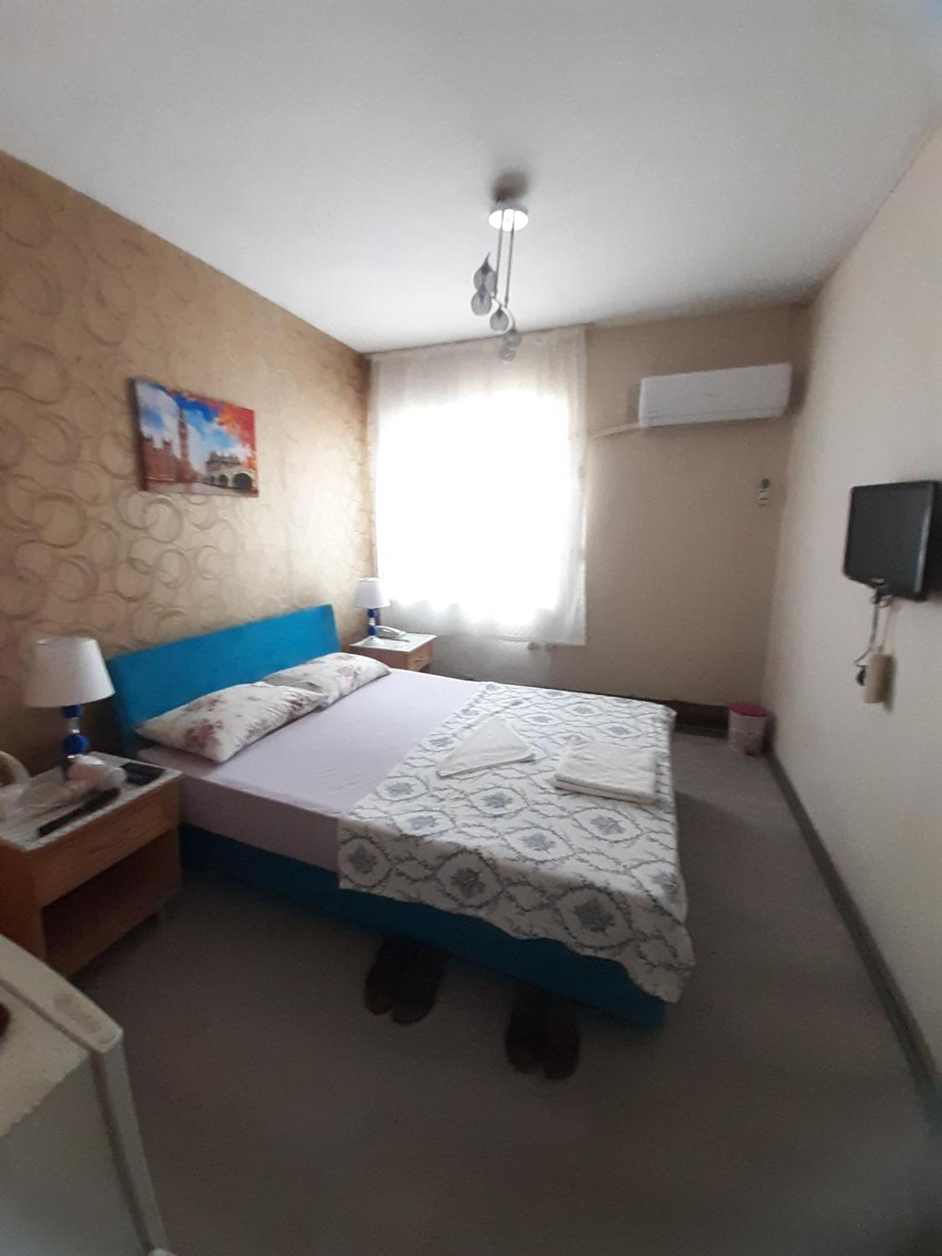Deluxe Double Room with Shower - Photo 7
