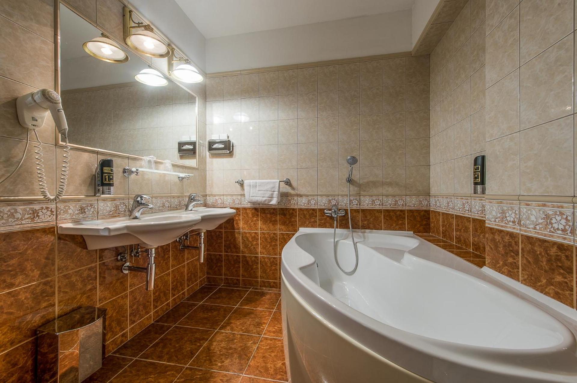 Standard Double Room - Photo 19