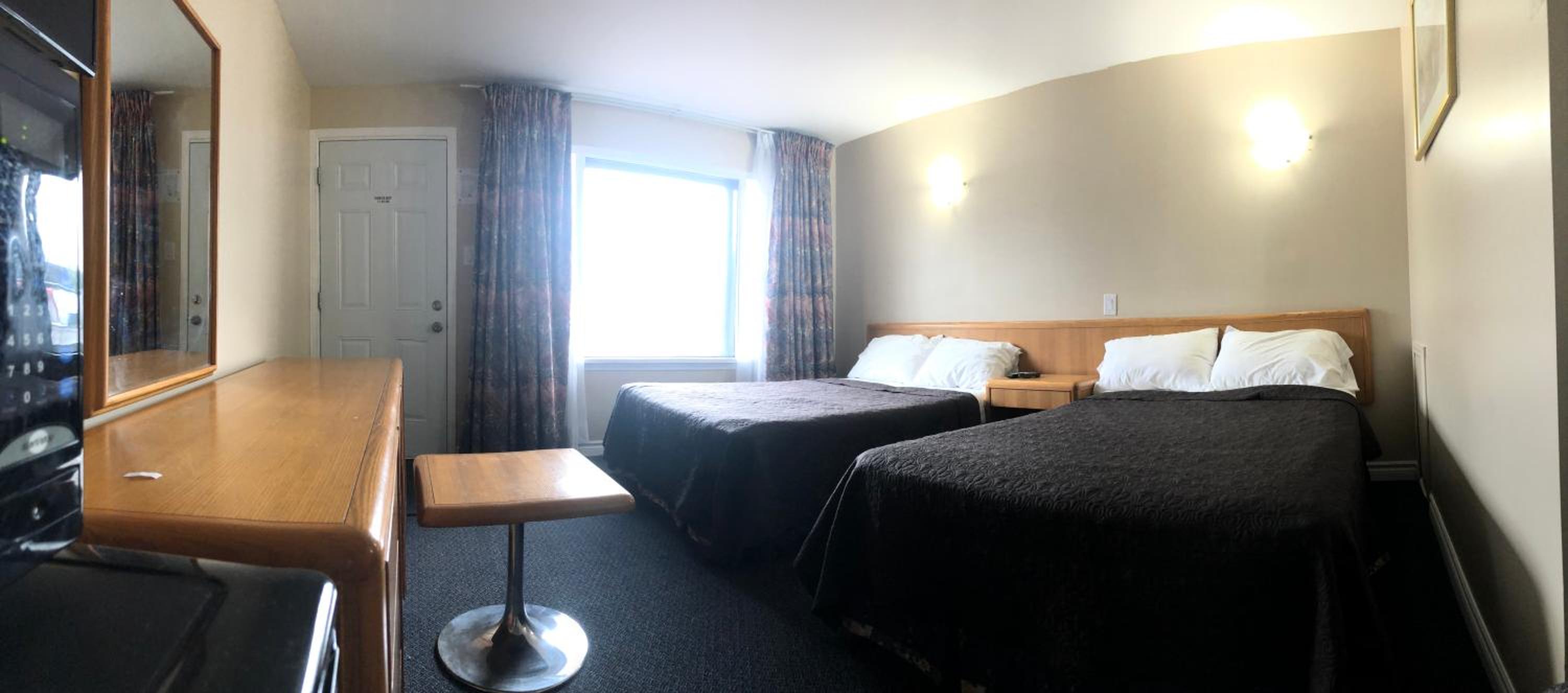 Double Room with Two Double Beds photo 2
