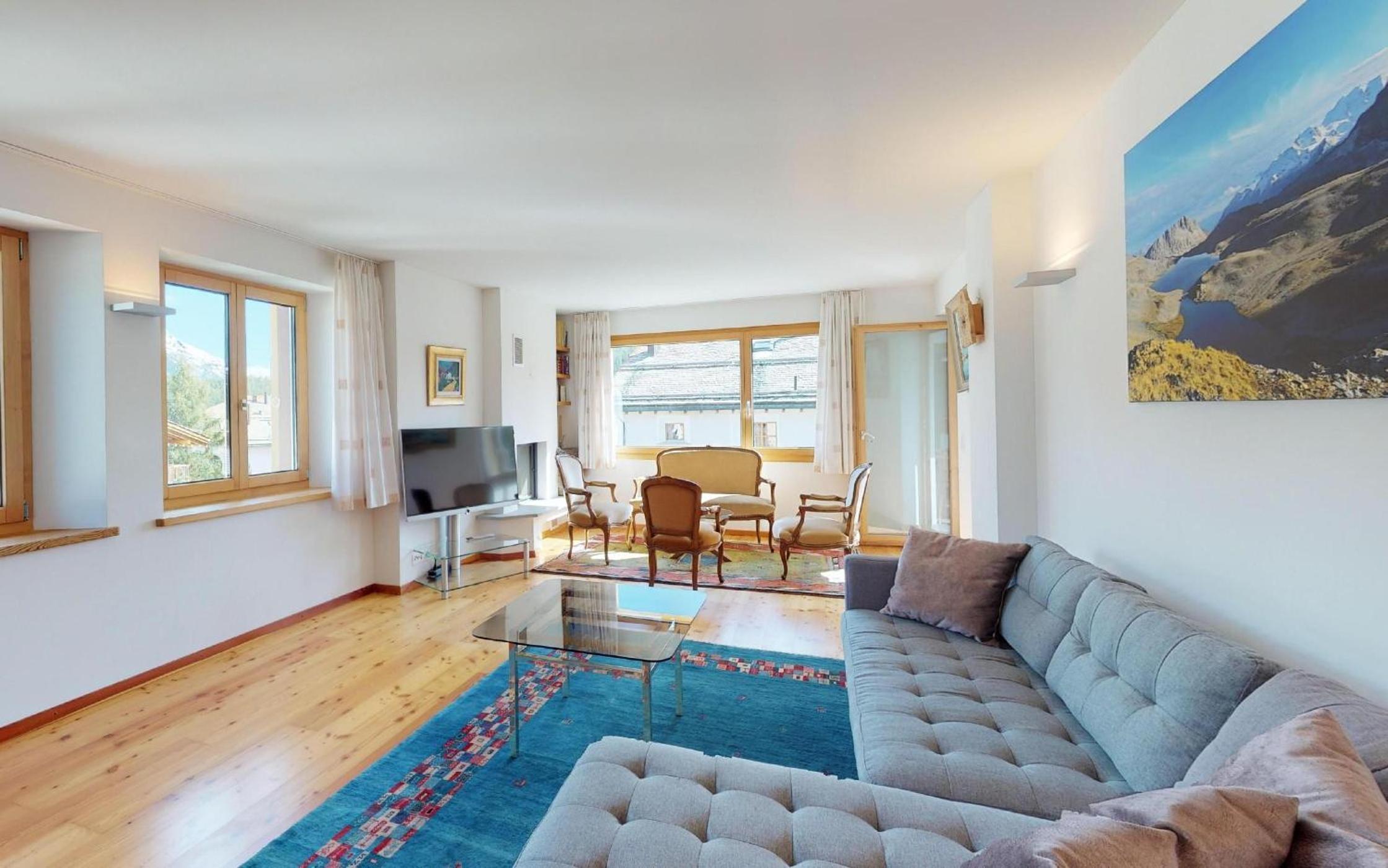 Apartment with Mountain View photo 1
