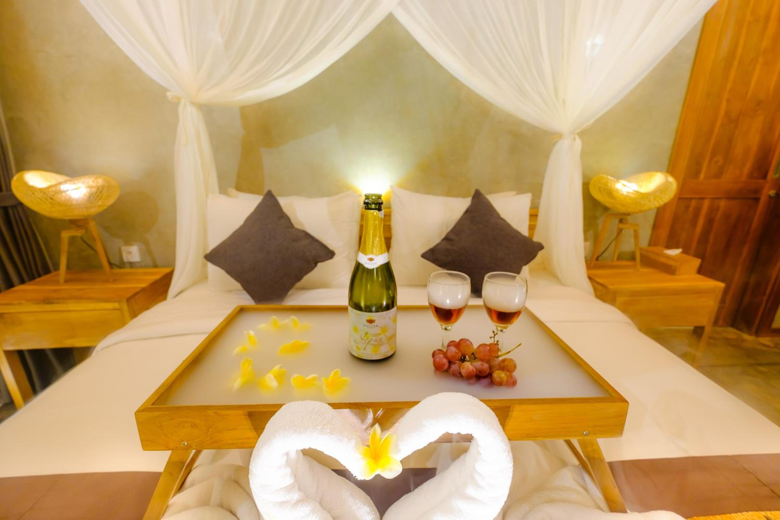 Villa with Private Pool - Photo 8
