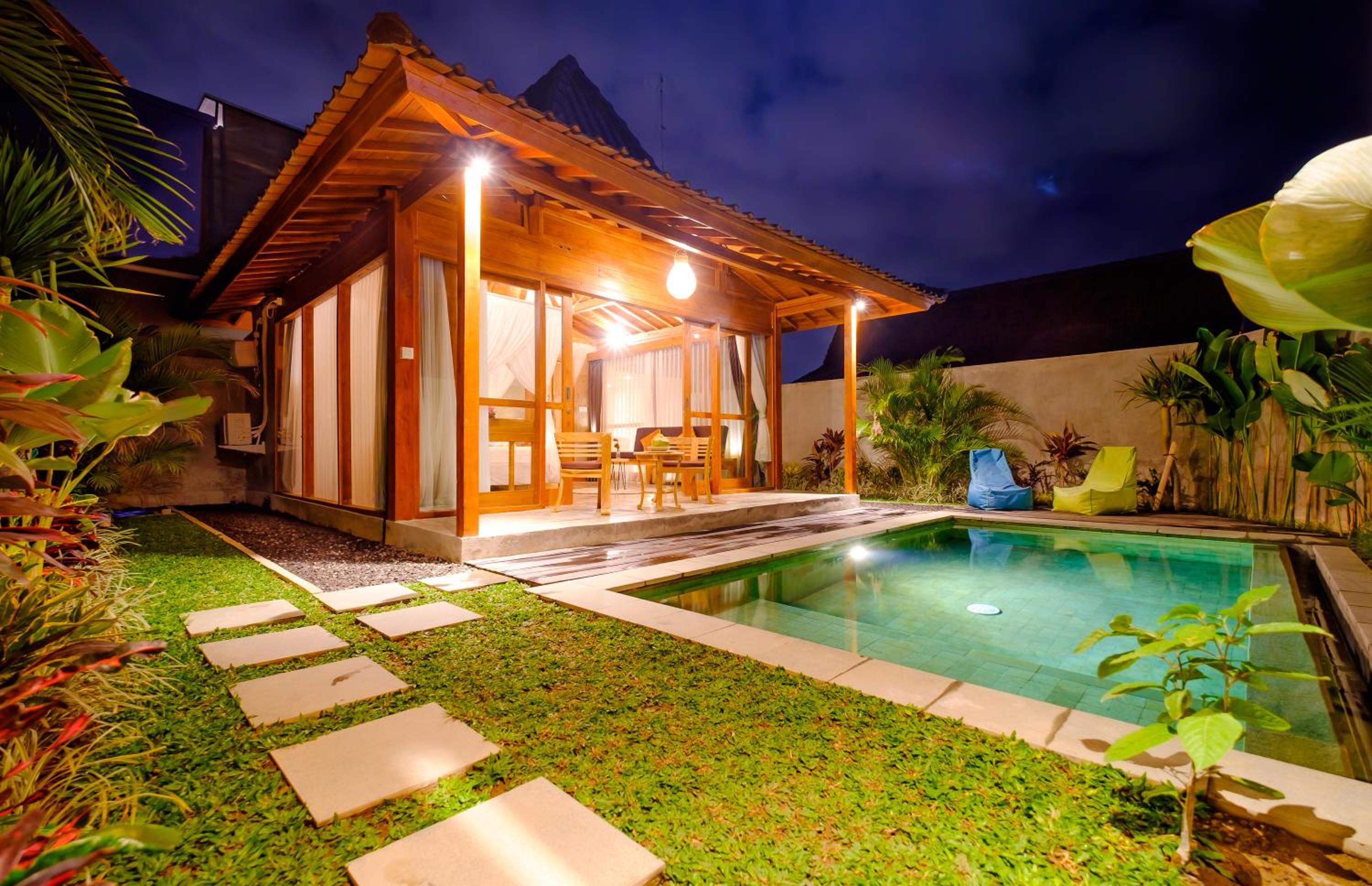 Villa with Private Pool - Photo 9
