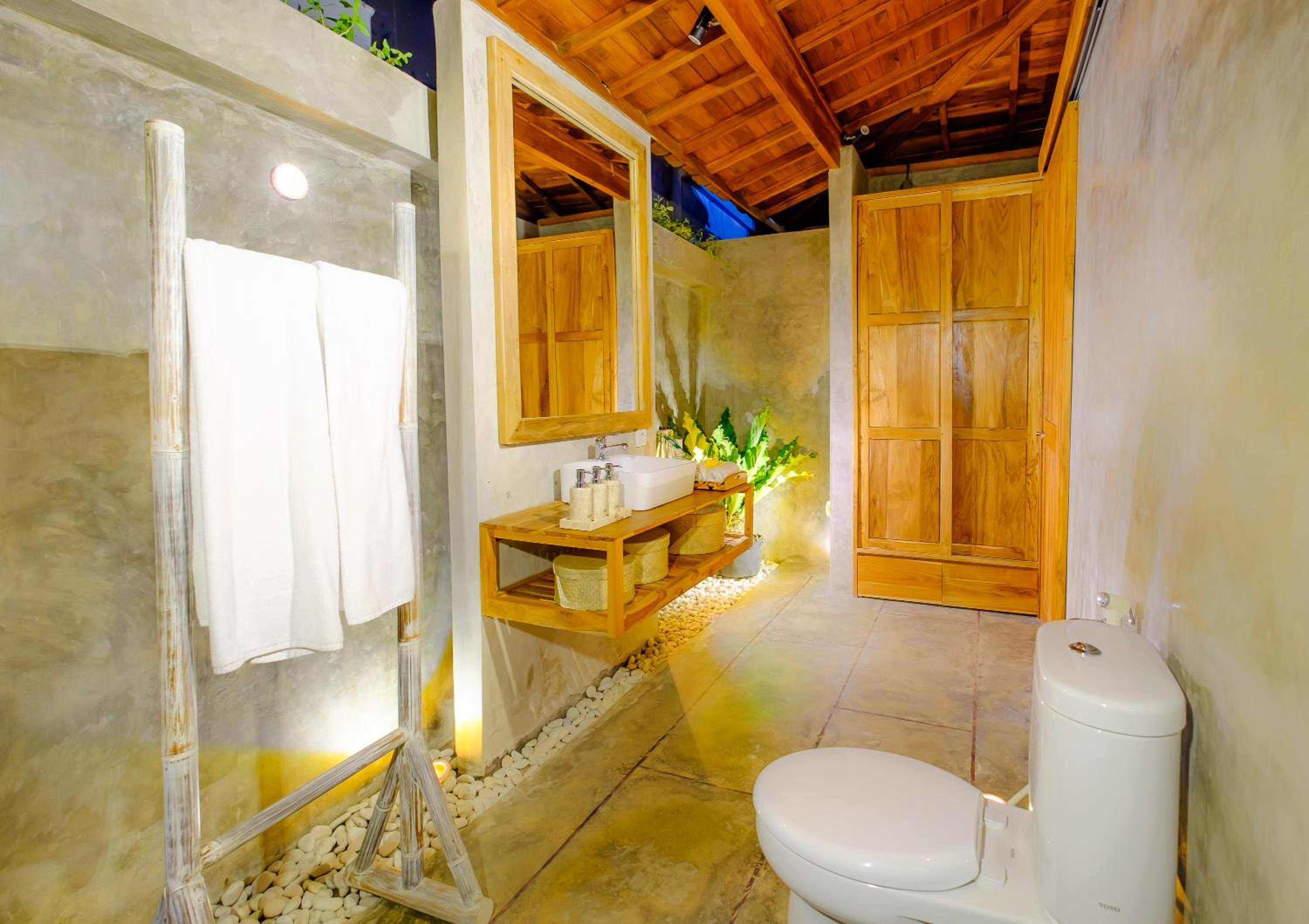 Villa with Private Pool - Photo 24