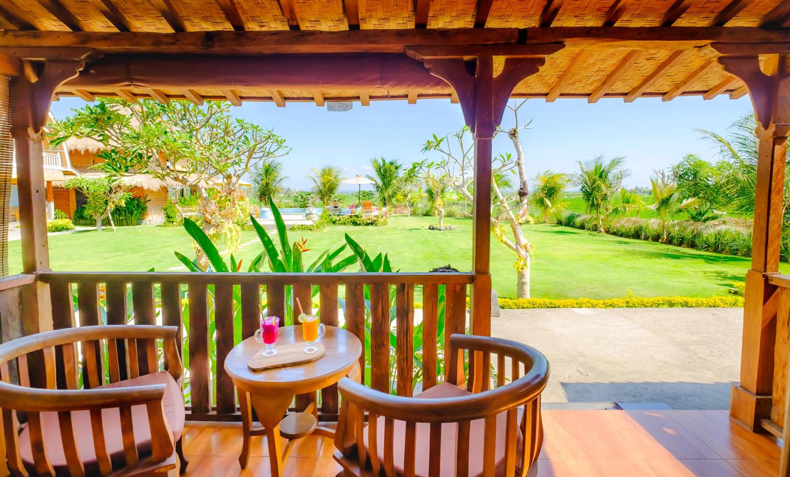 Bungalow with Garden View - Photo 23