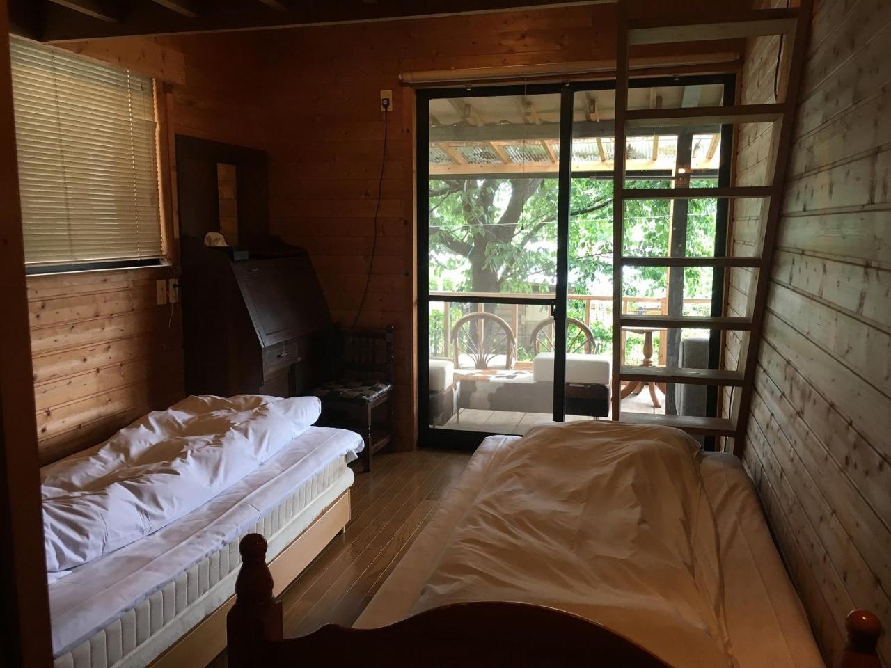 Twin Room with Shared Bathroom photo 1