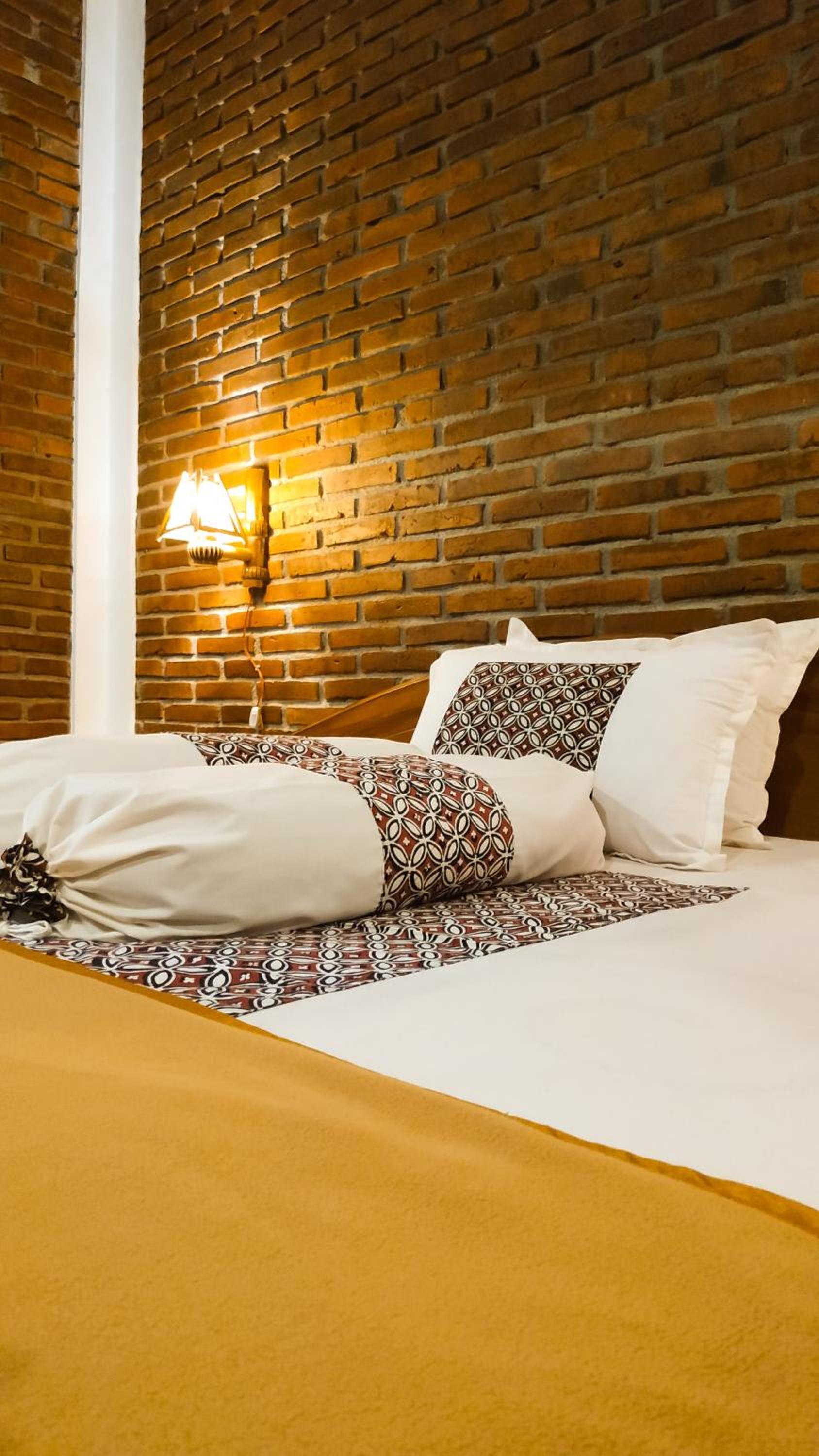 Deluxe King Room - Photo 21