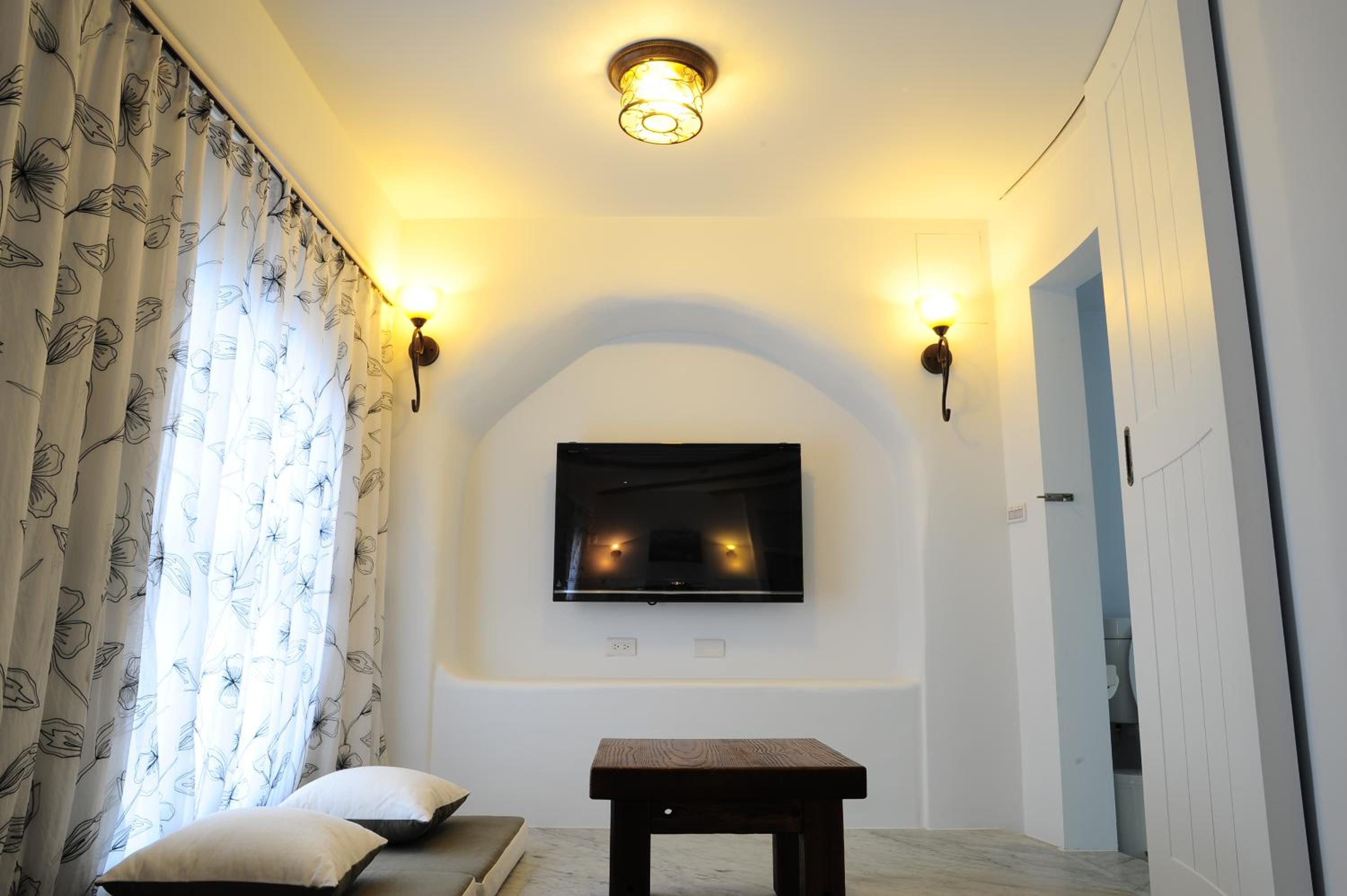 Budget Double Room - Photo 2