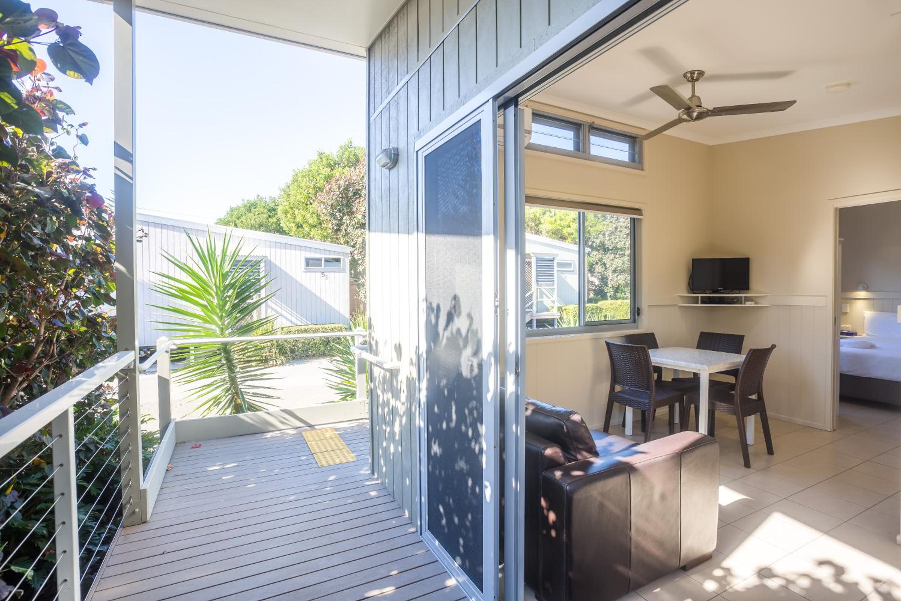 Budget One-Bedroom Cabin photo 3