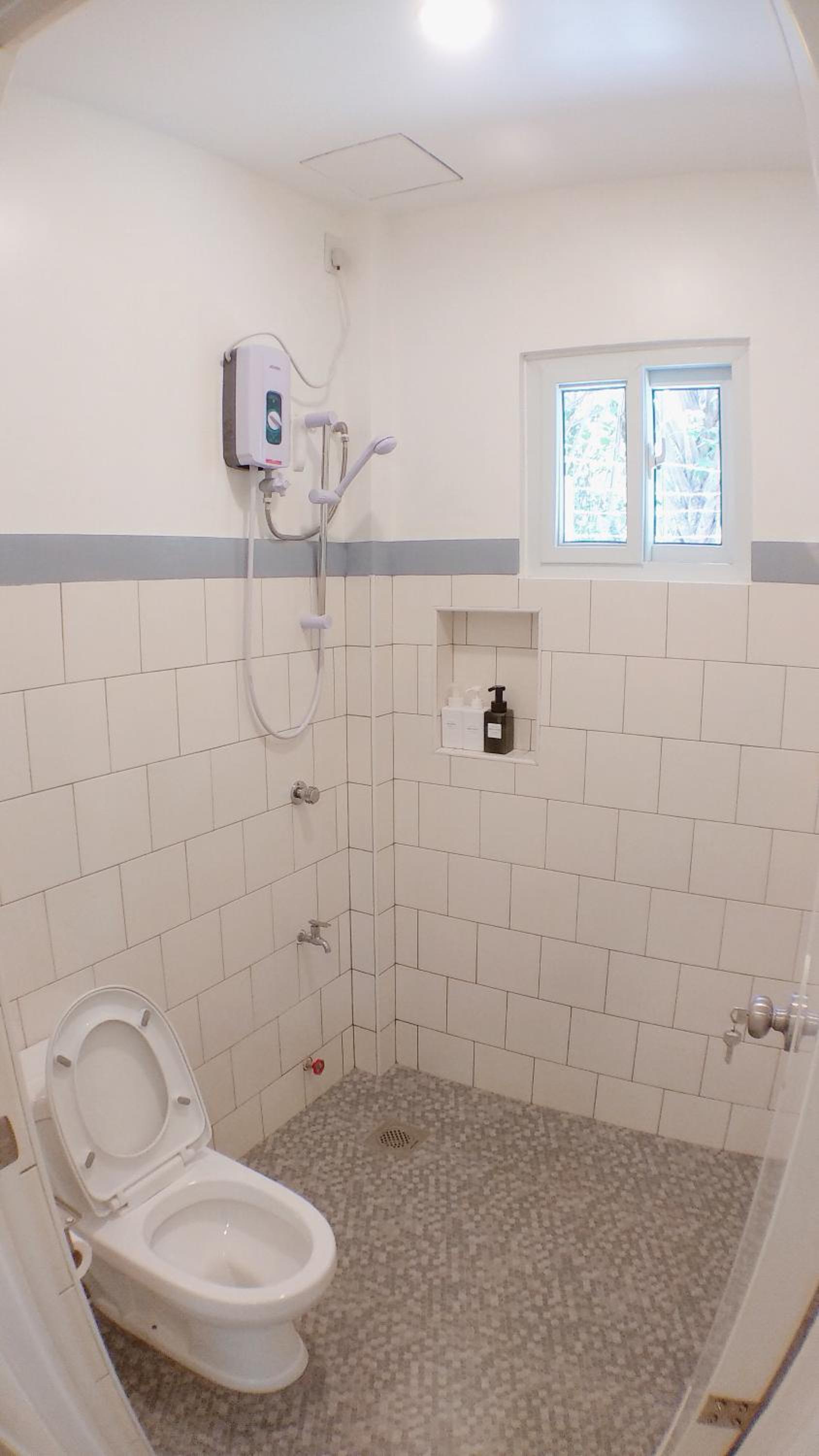 Deluxe Queen Suite - Photo 17