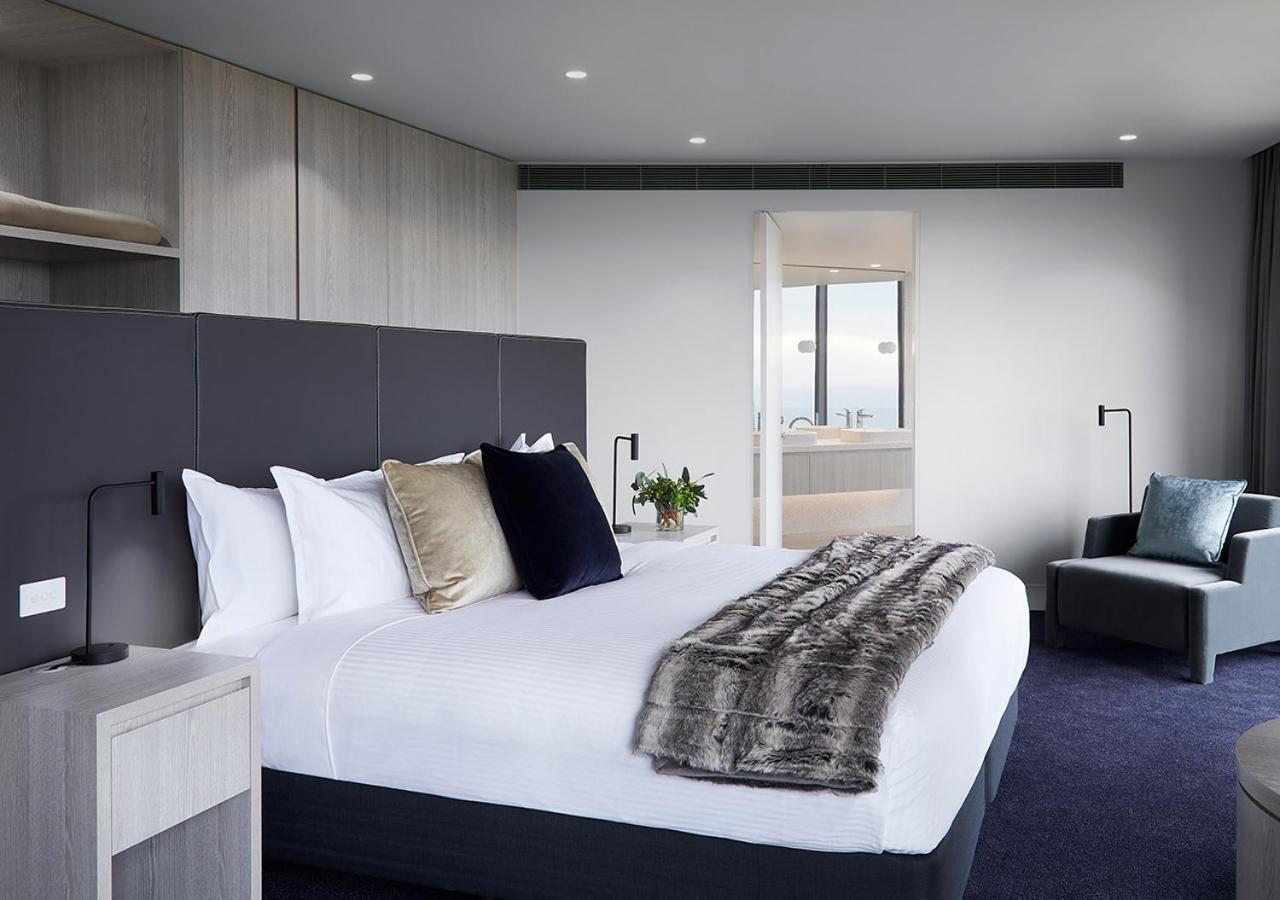 The Peninsula Suite  - Photo 3