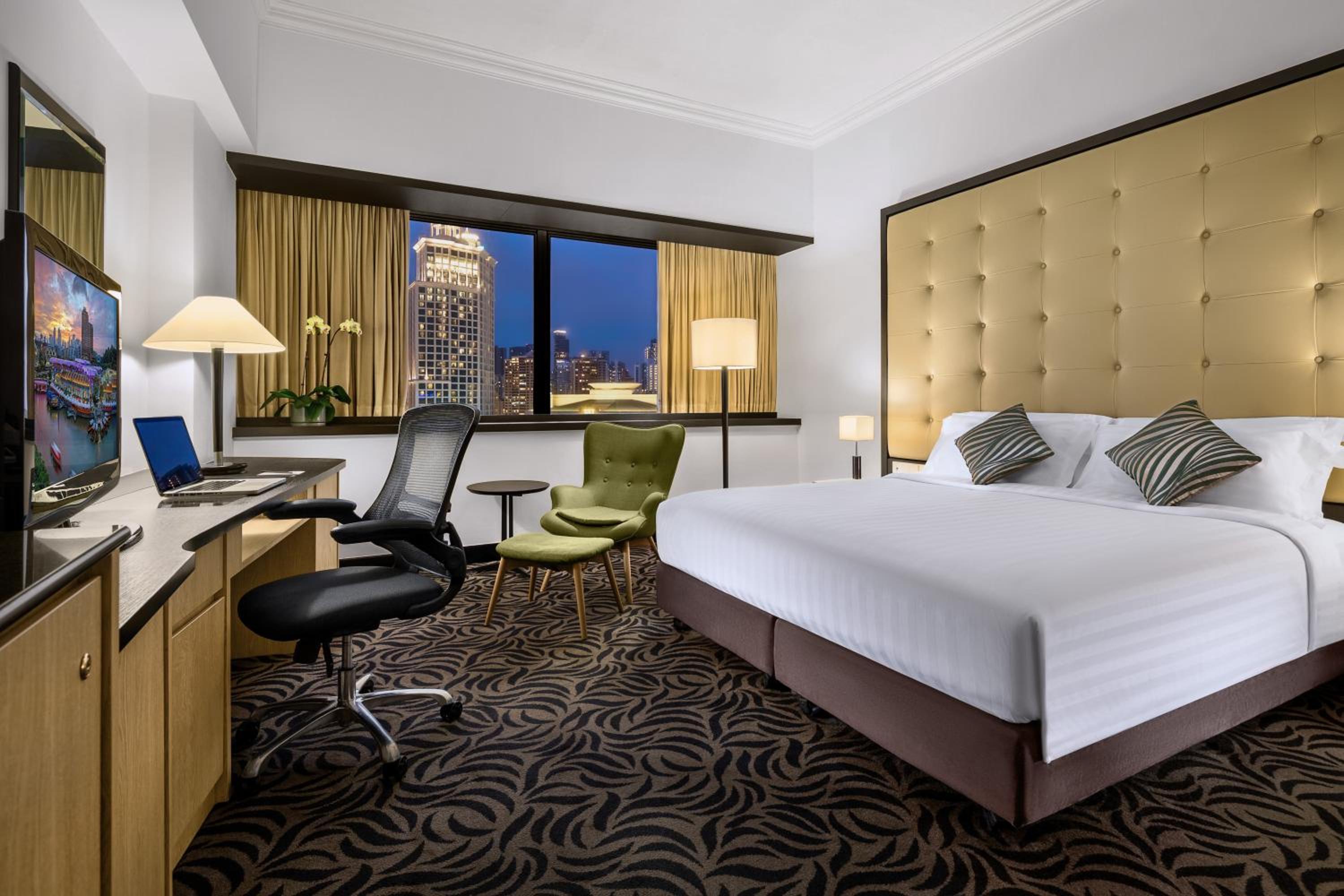 Deluxe King or Twin Room