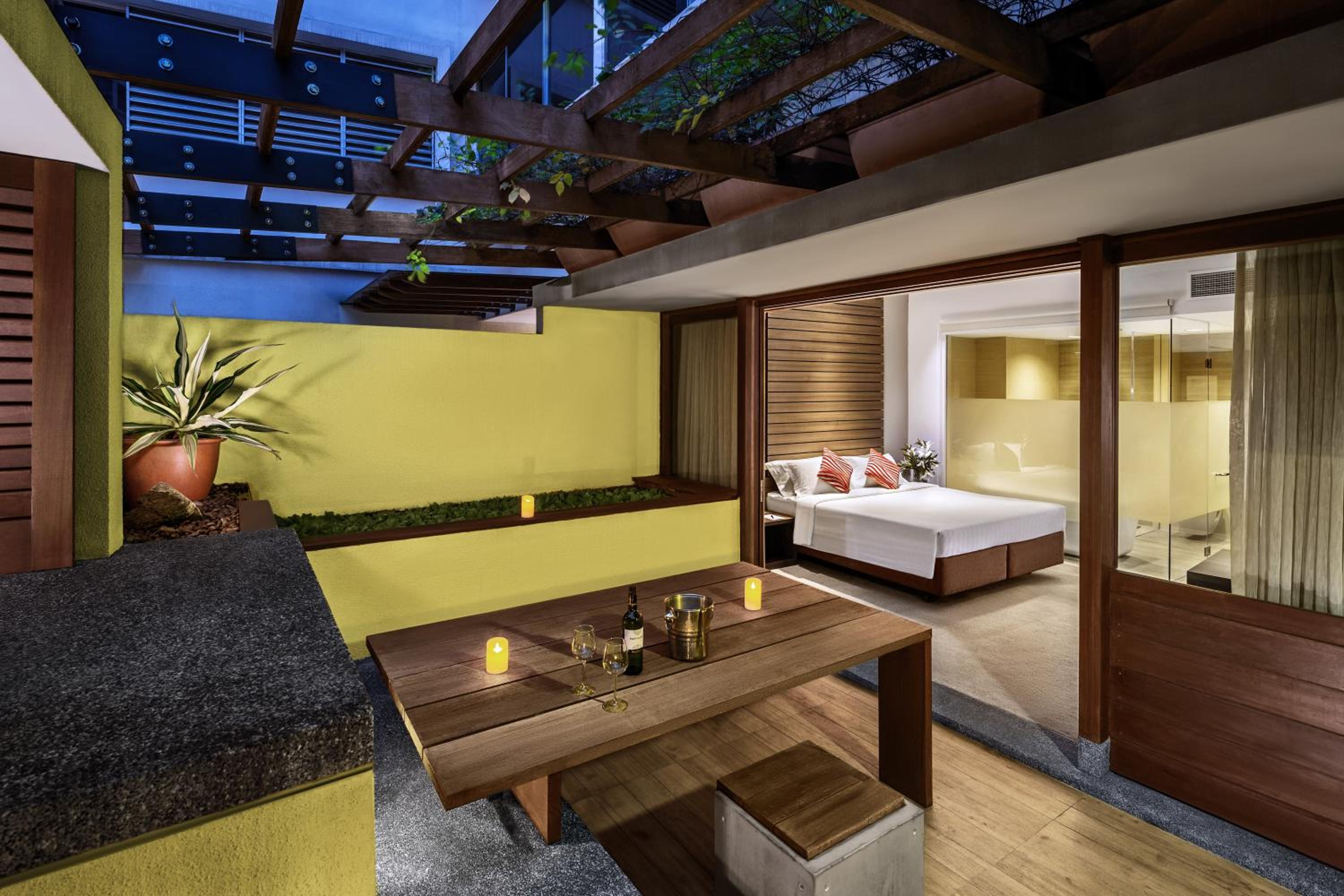 Courtyard Club Room with Lounge Access photo 3