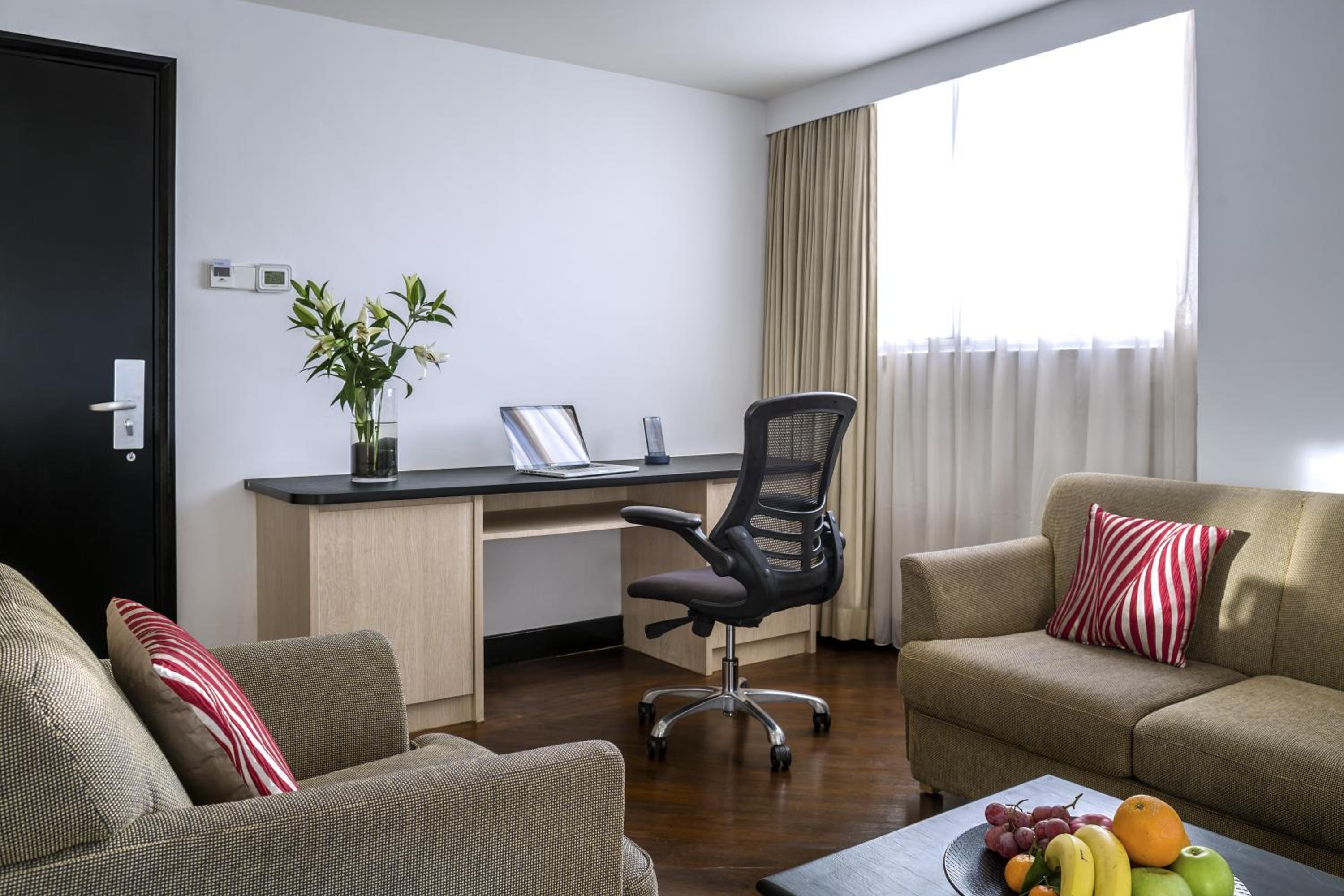 Executive Suite with Lounge Access photo 2