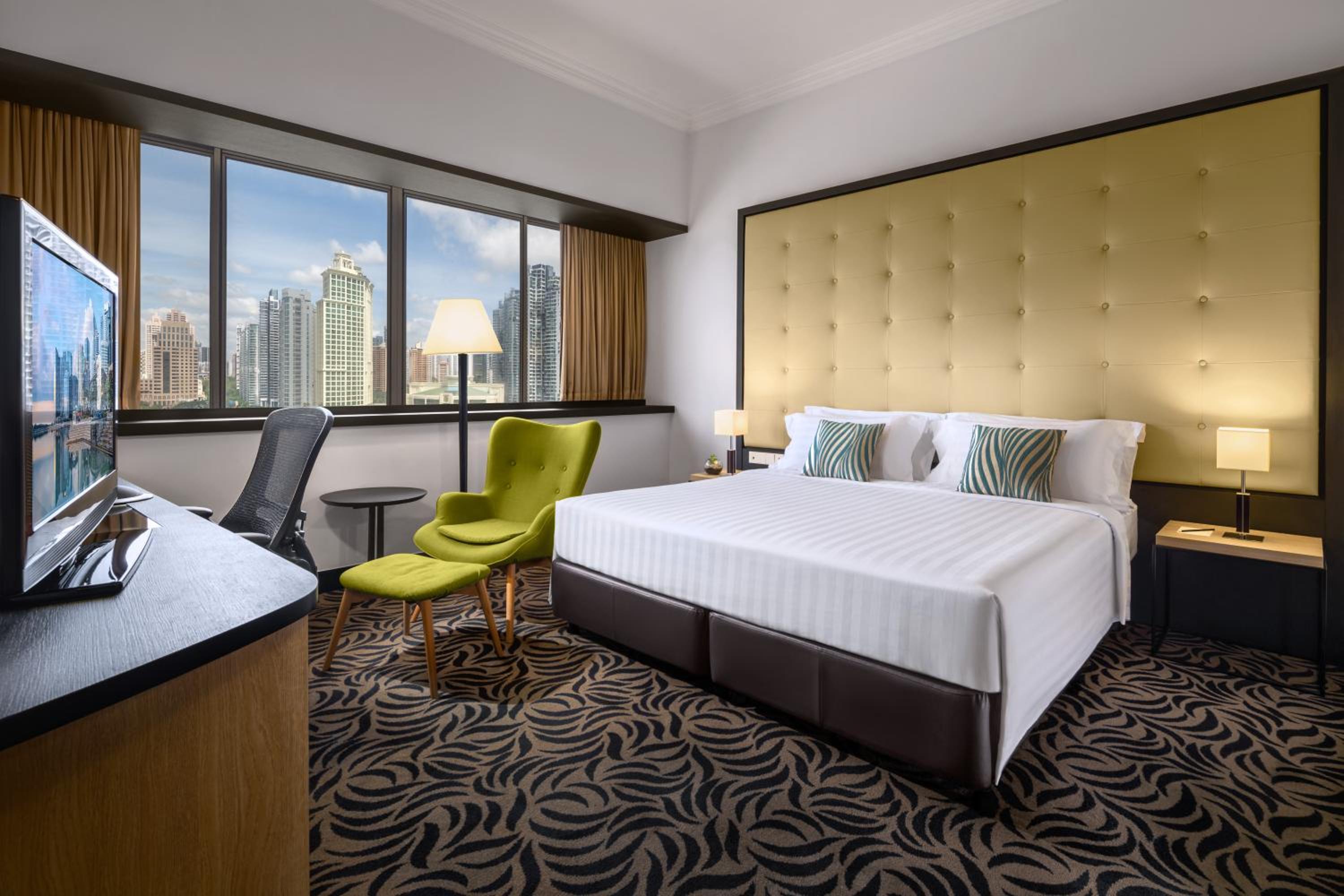 Executive Suite with Lounge Access