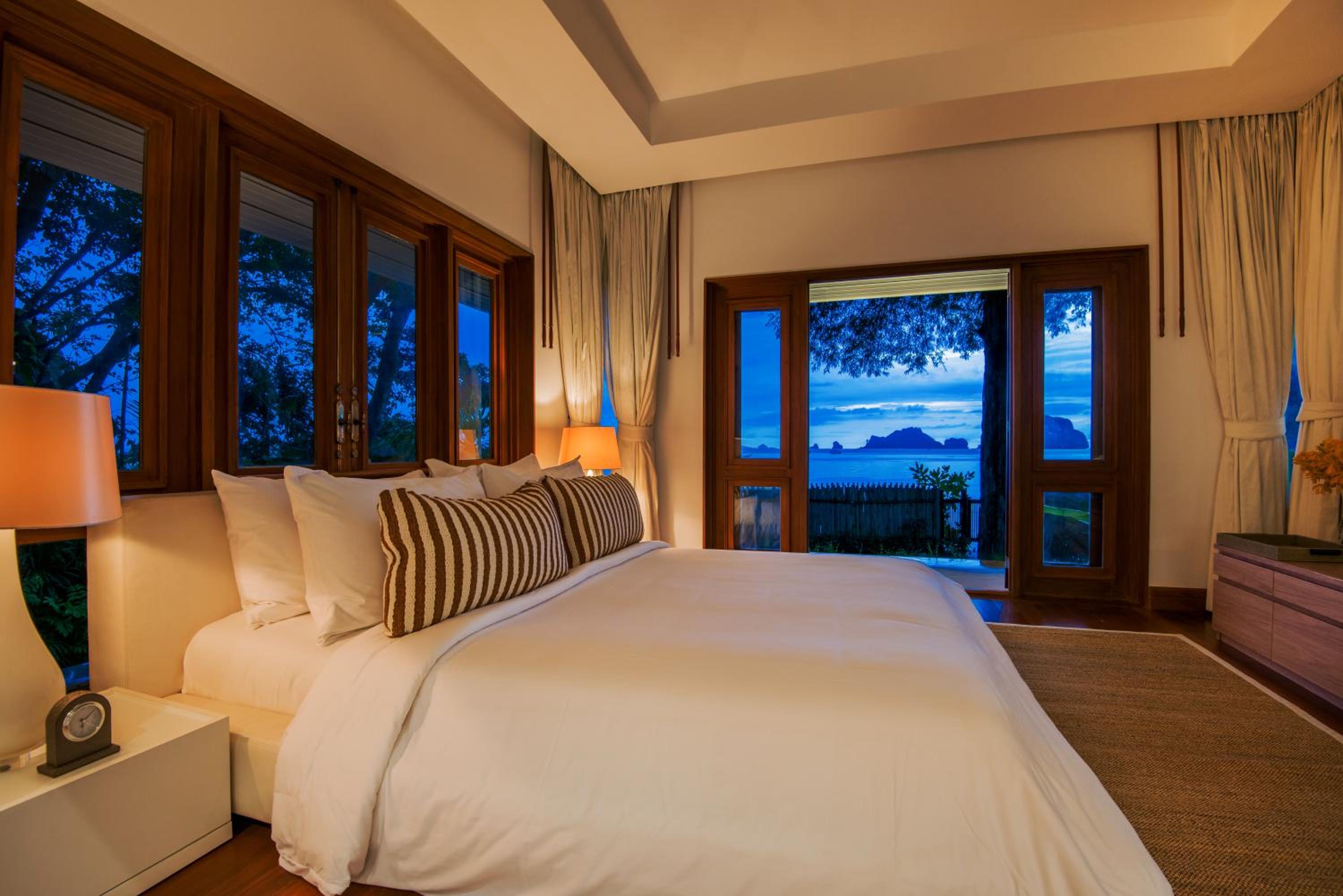 King Suite with Sea View photo 3