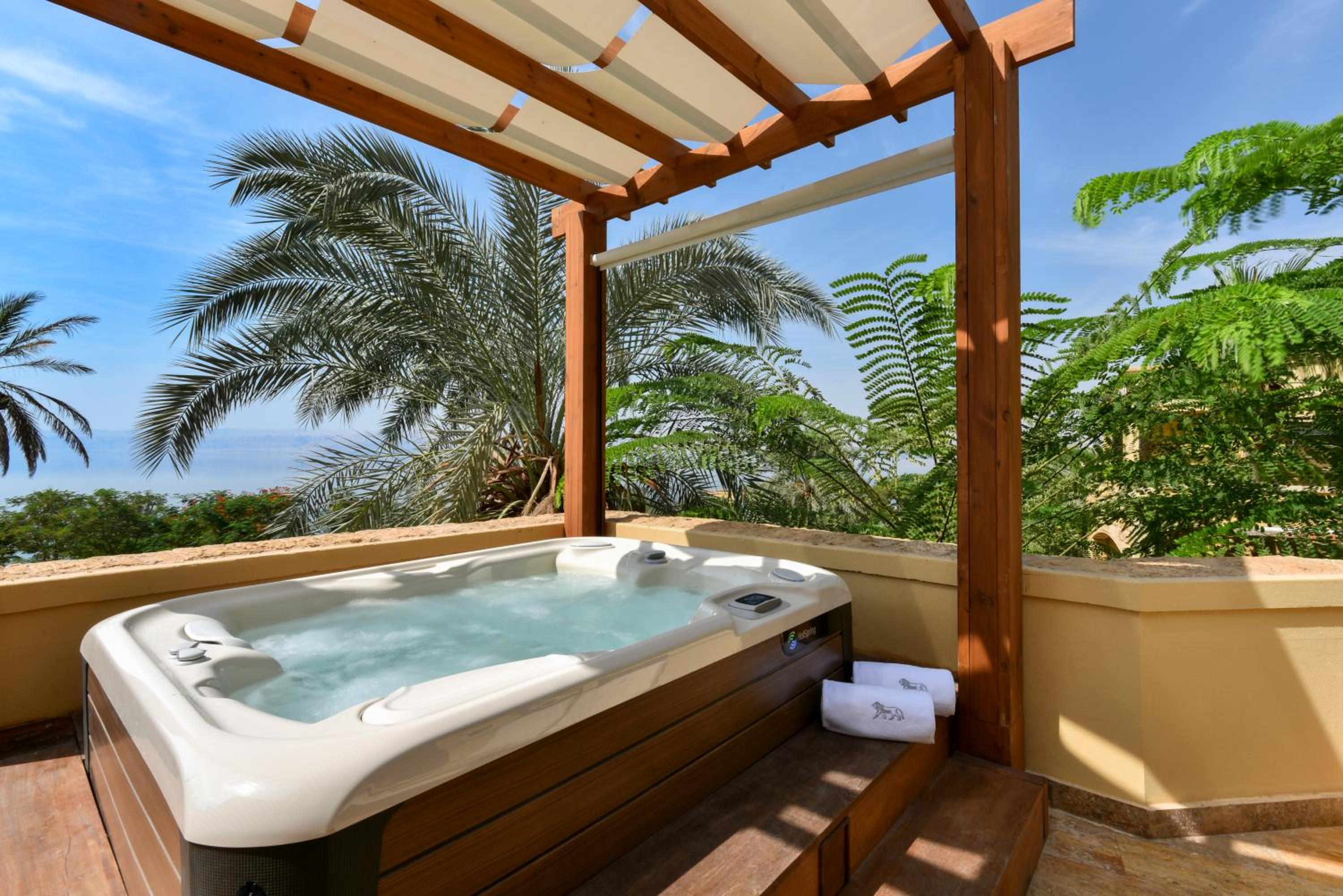 Ishtar Honeymoon Suite thumbnail 5
