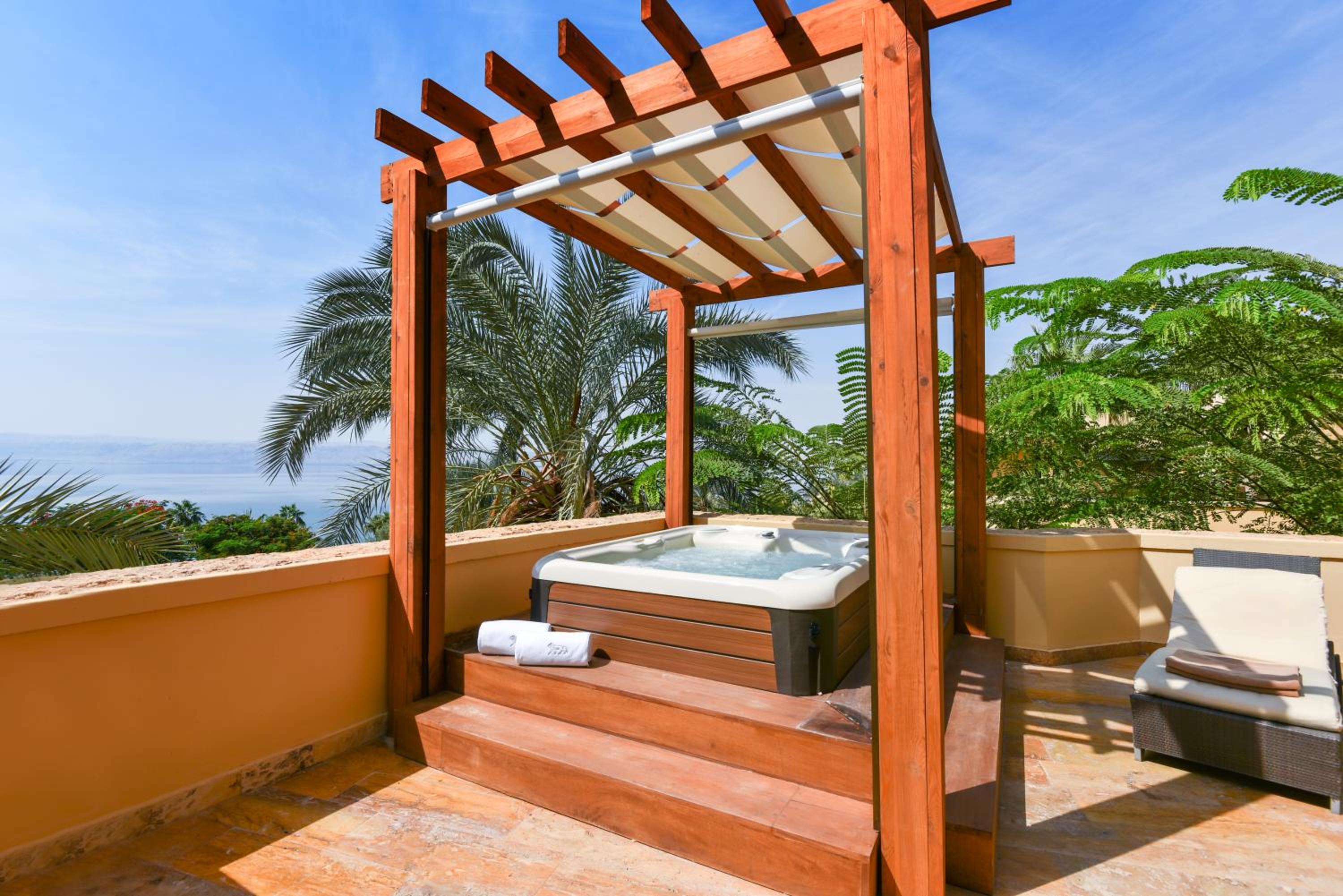 Ishtar Honeymoon Suite