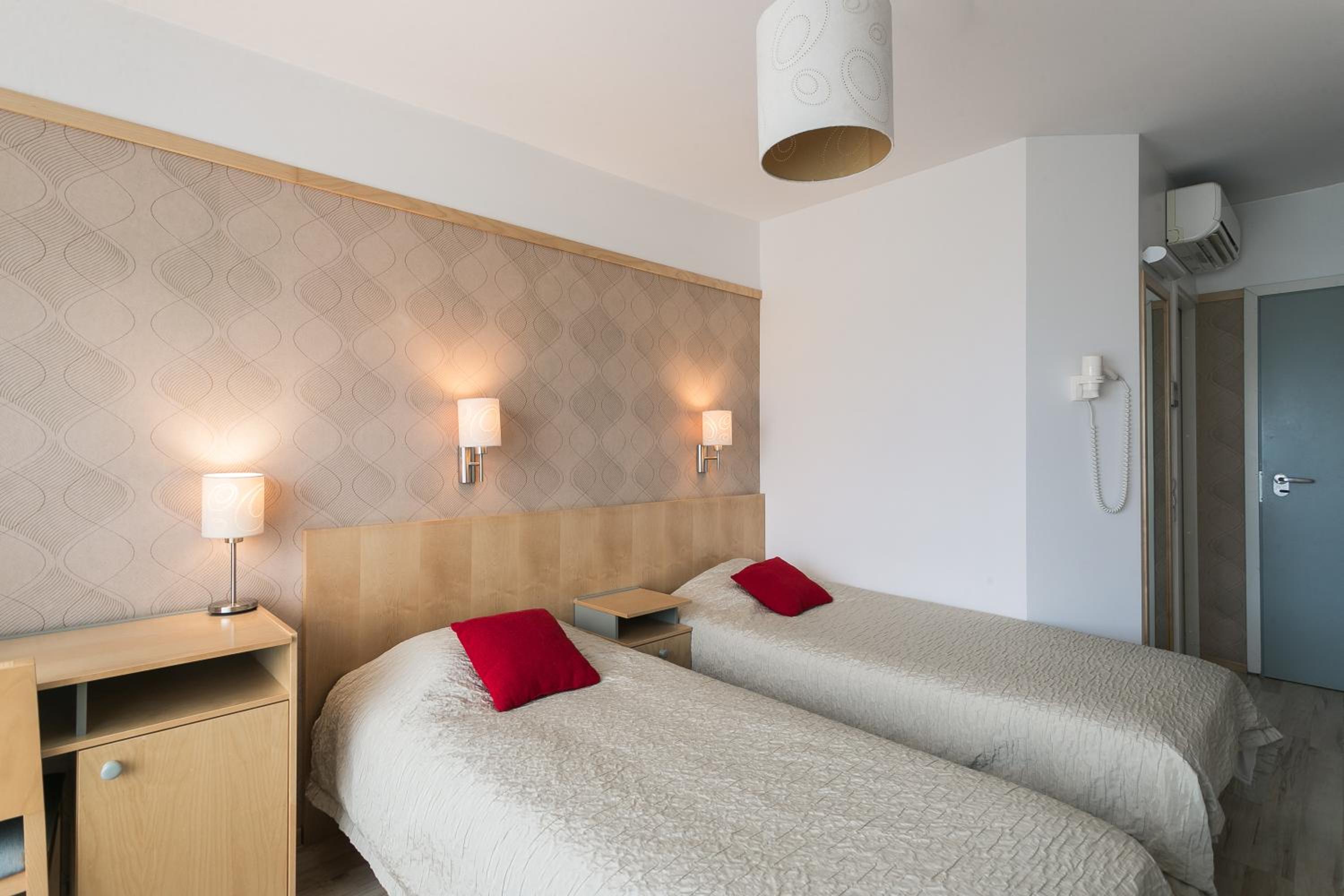 Standard Double or Twin Room - Photo 3