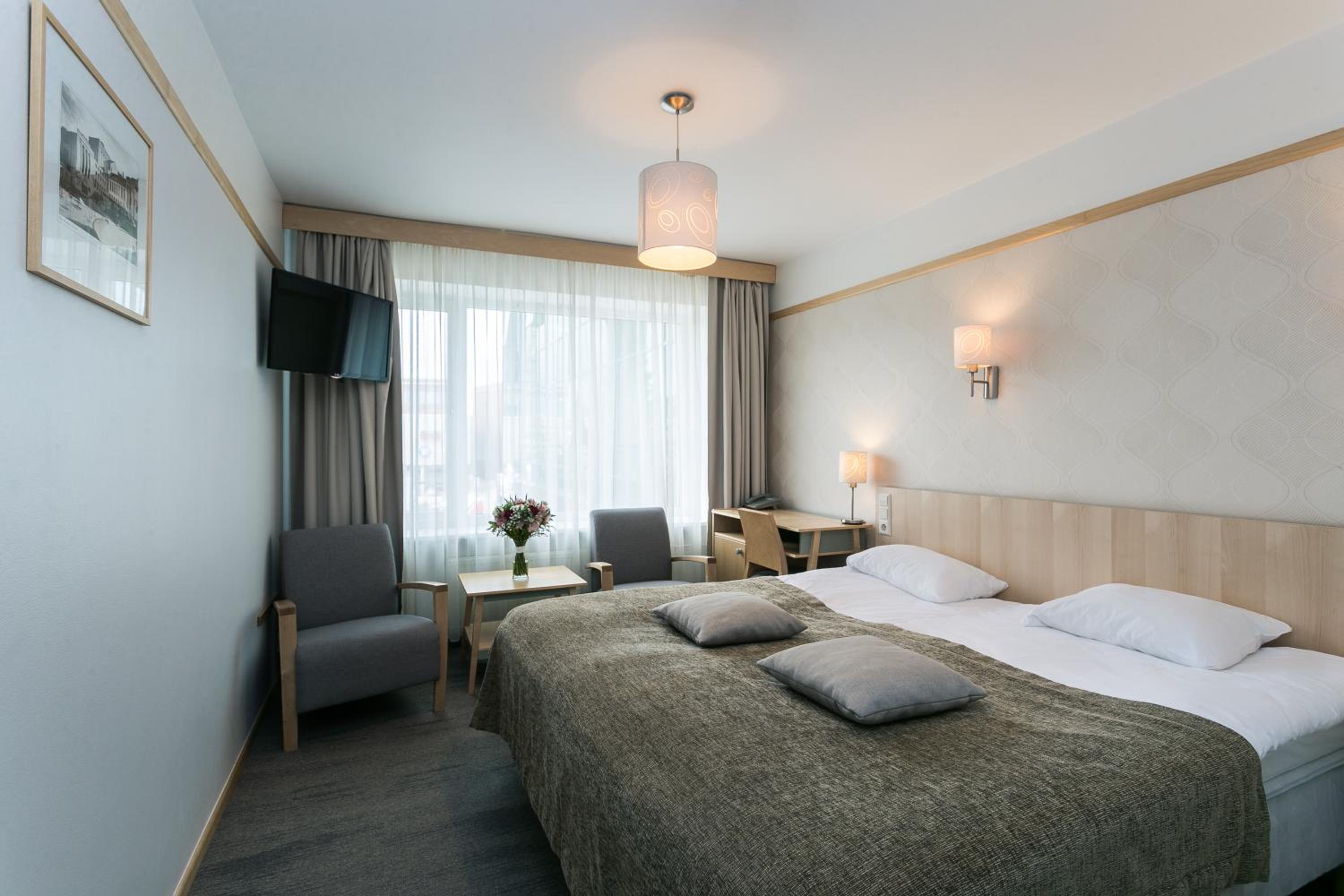 Standard Double or Twin Room - Photo 6