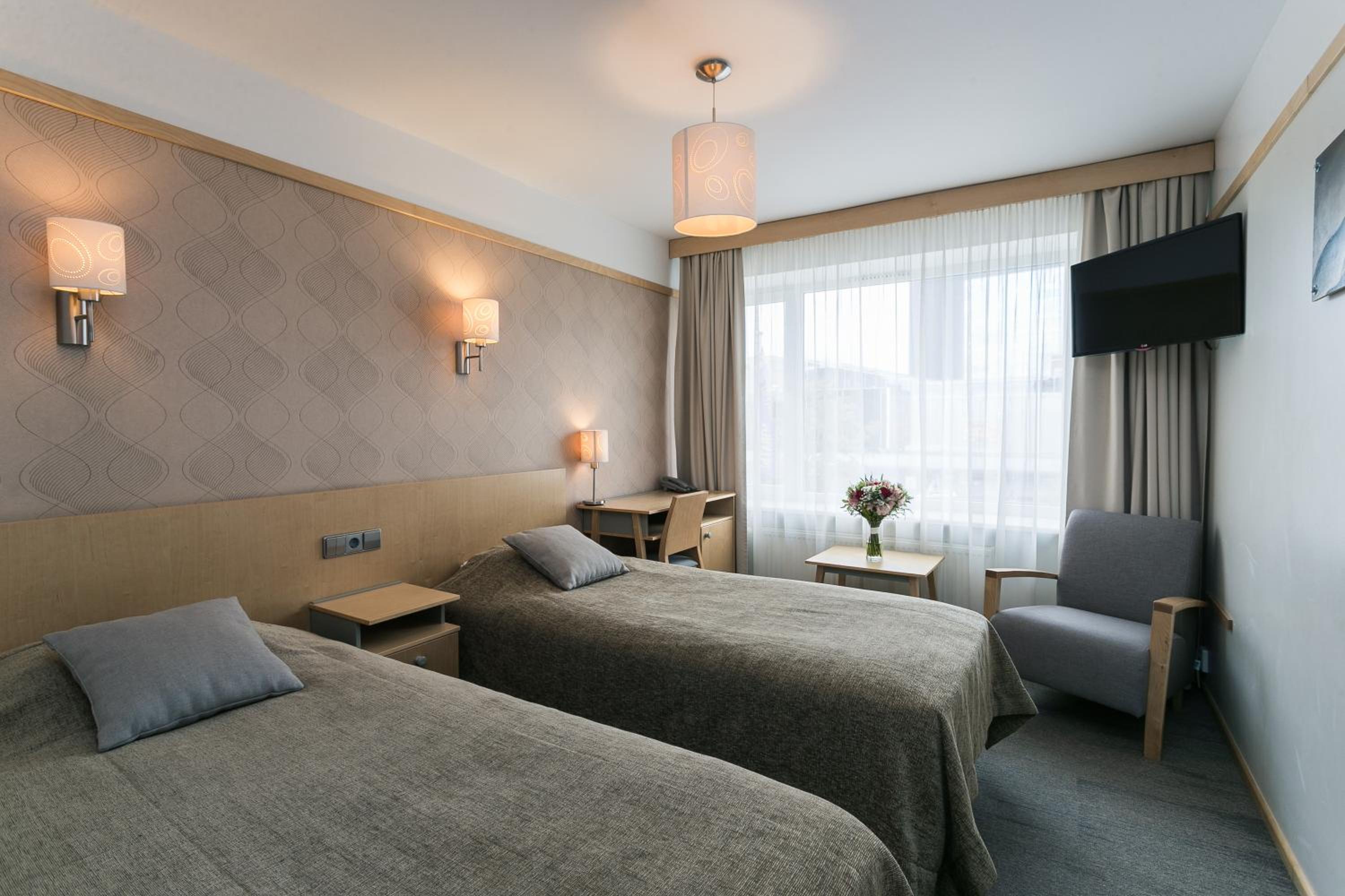 Standard Double or Twin Room - Photo 5