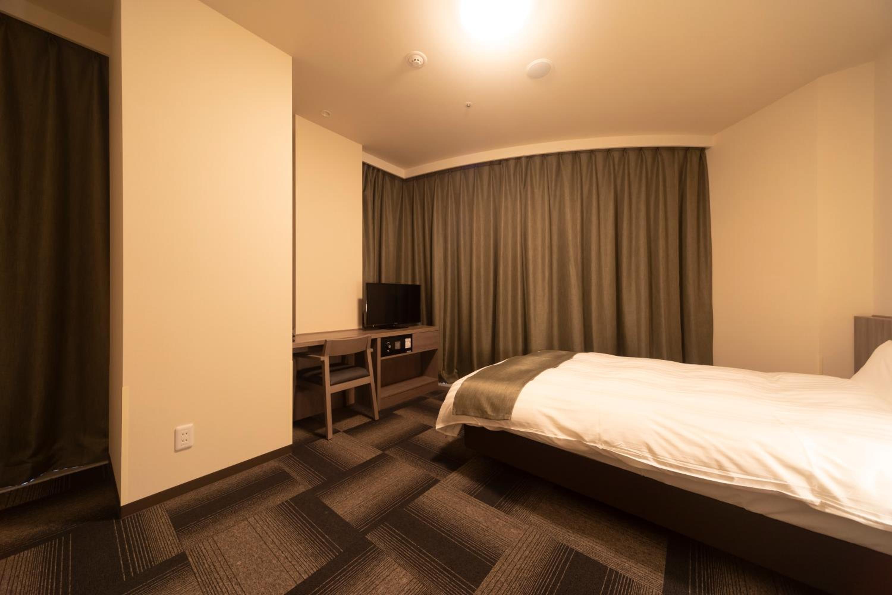 <Special Offer> Double Room with Small Double Bed - No Daily Cleaning