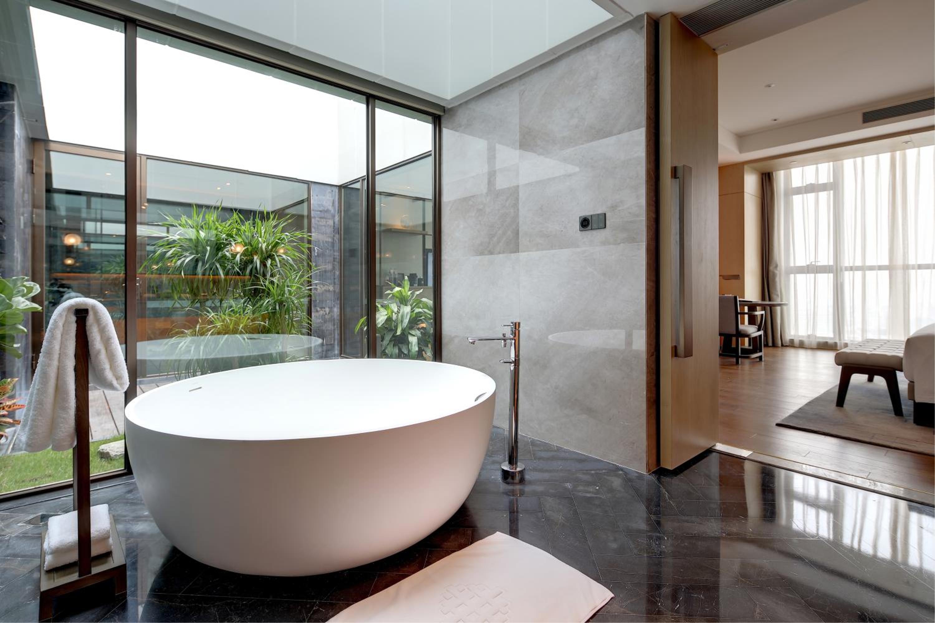 Courtyard Suite