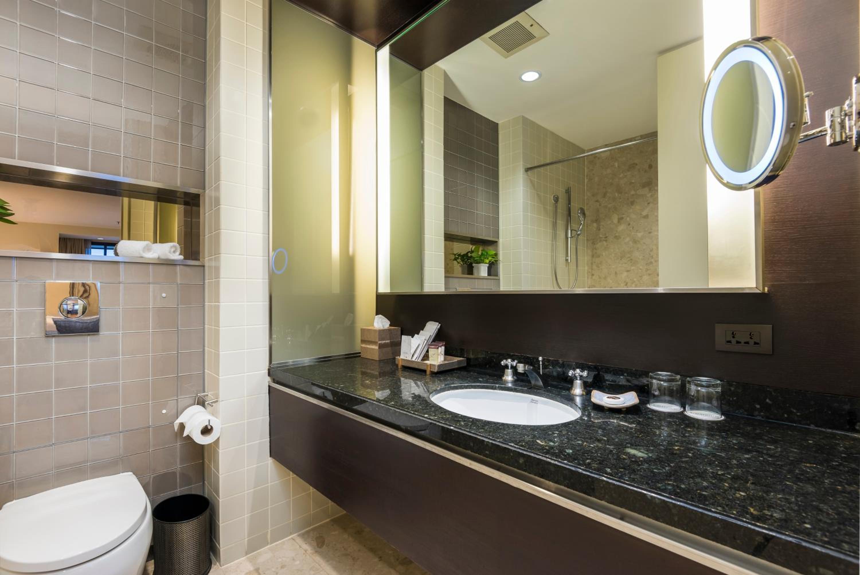 Executive Deluxe King Room photo 3