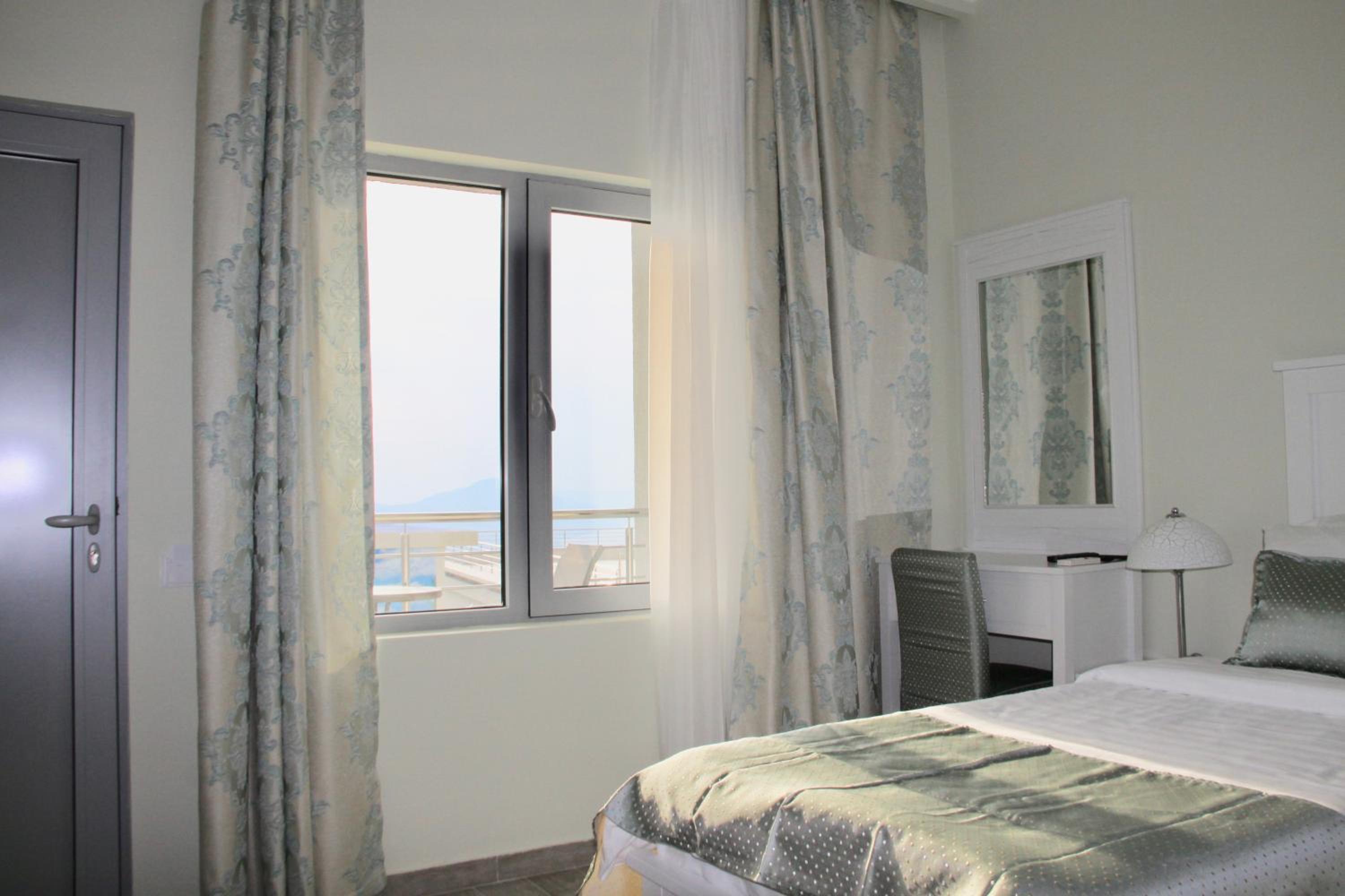 Studio Apartment with Sea View