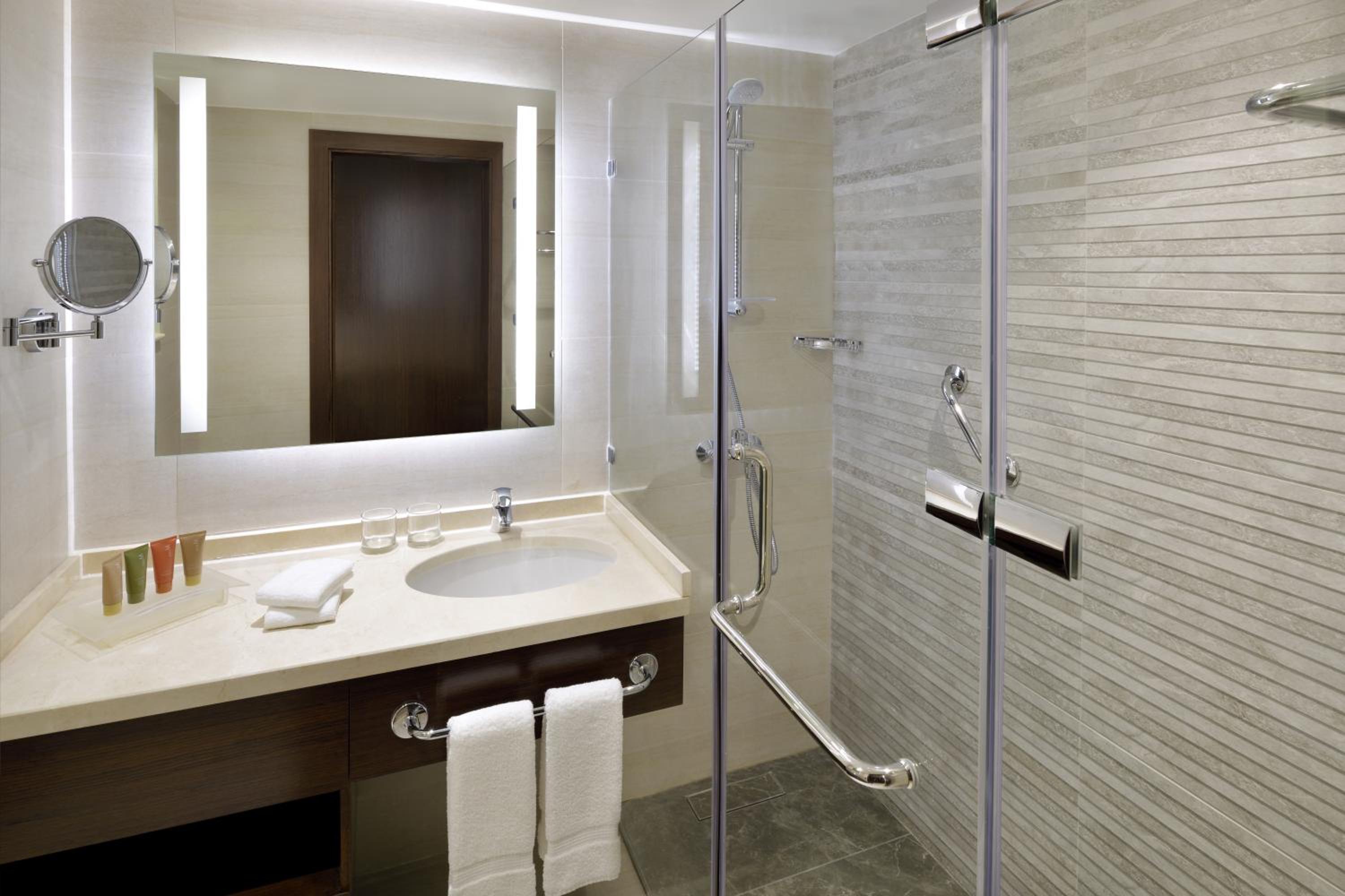 Executive King Room - Photo 4