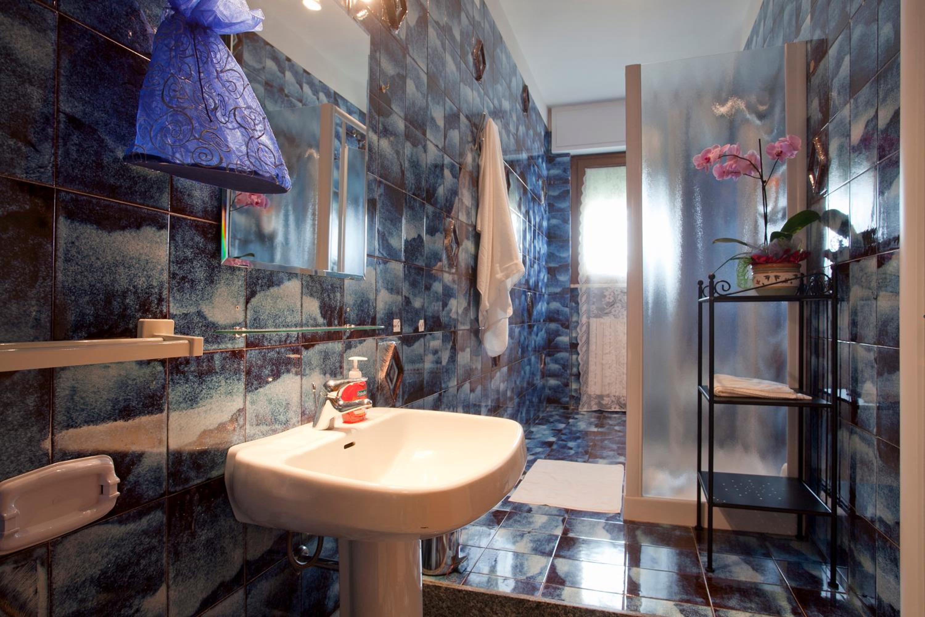 Triple Room - Photo 12