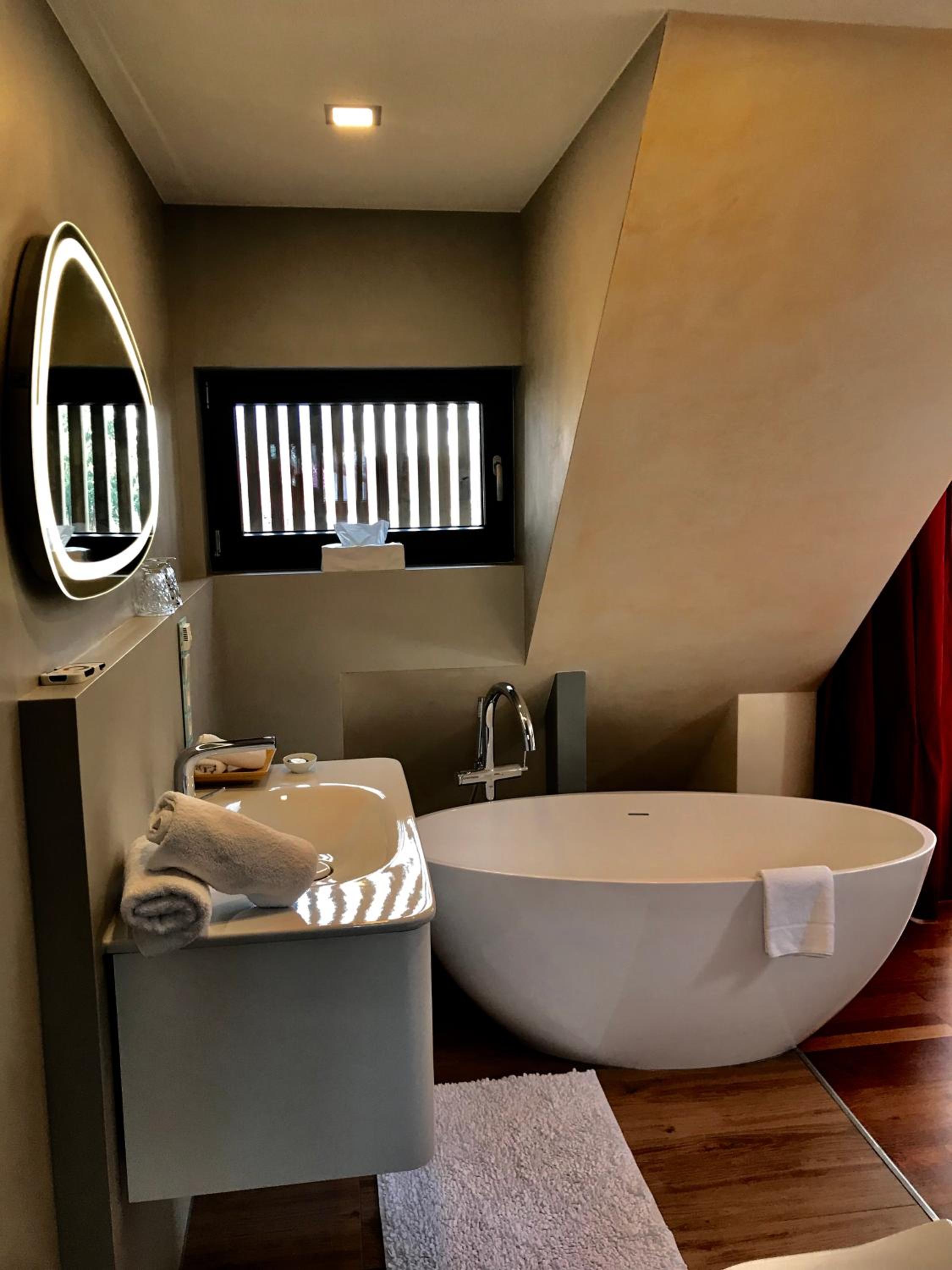 Deluxe Double Room with Bath (Luna) photo 1