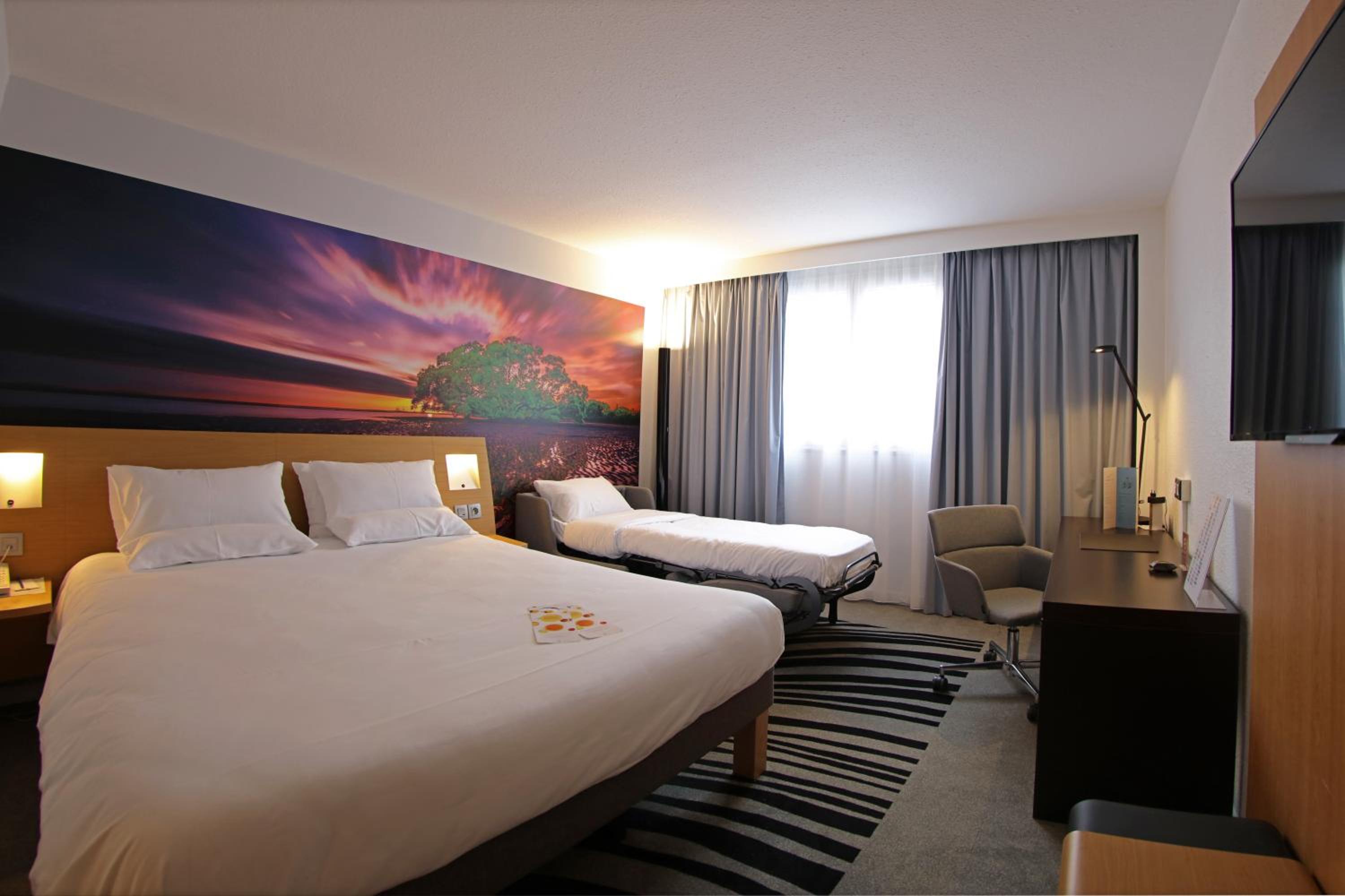 Executive Double Room with Sofa Bed - Photo 3