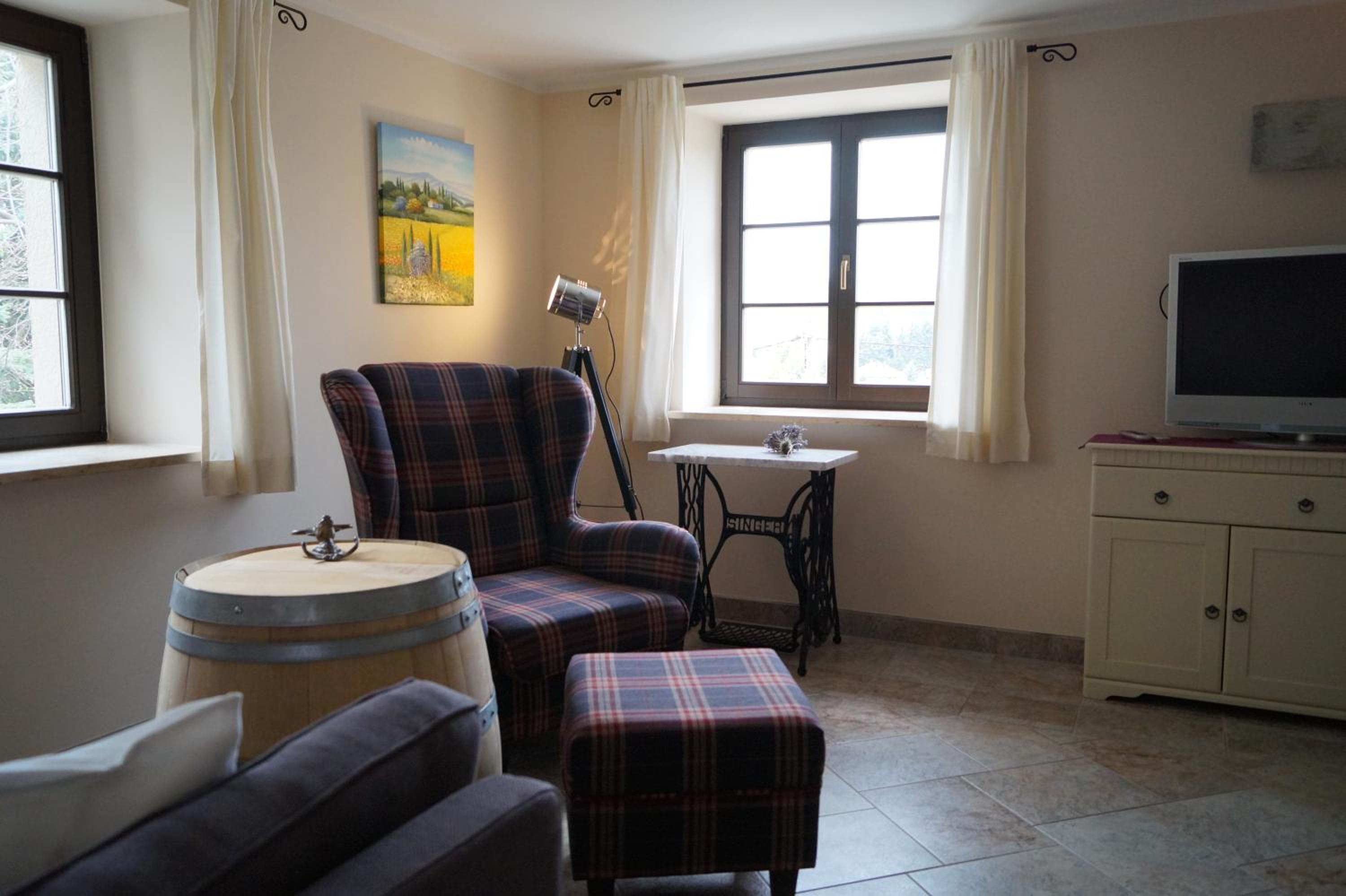 Apartment with Balcony photo 2