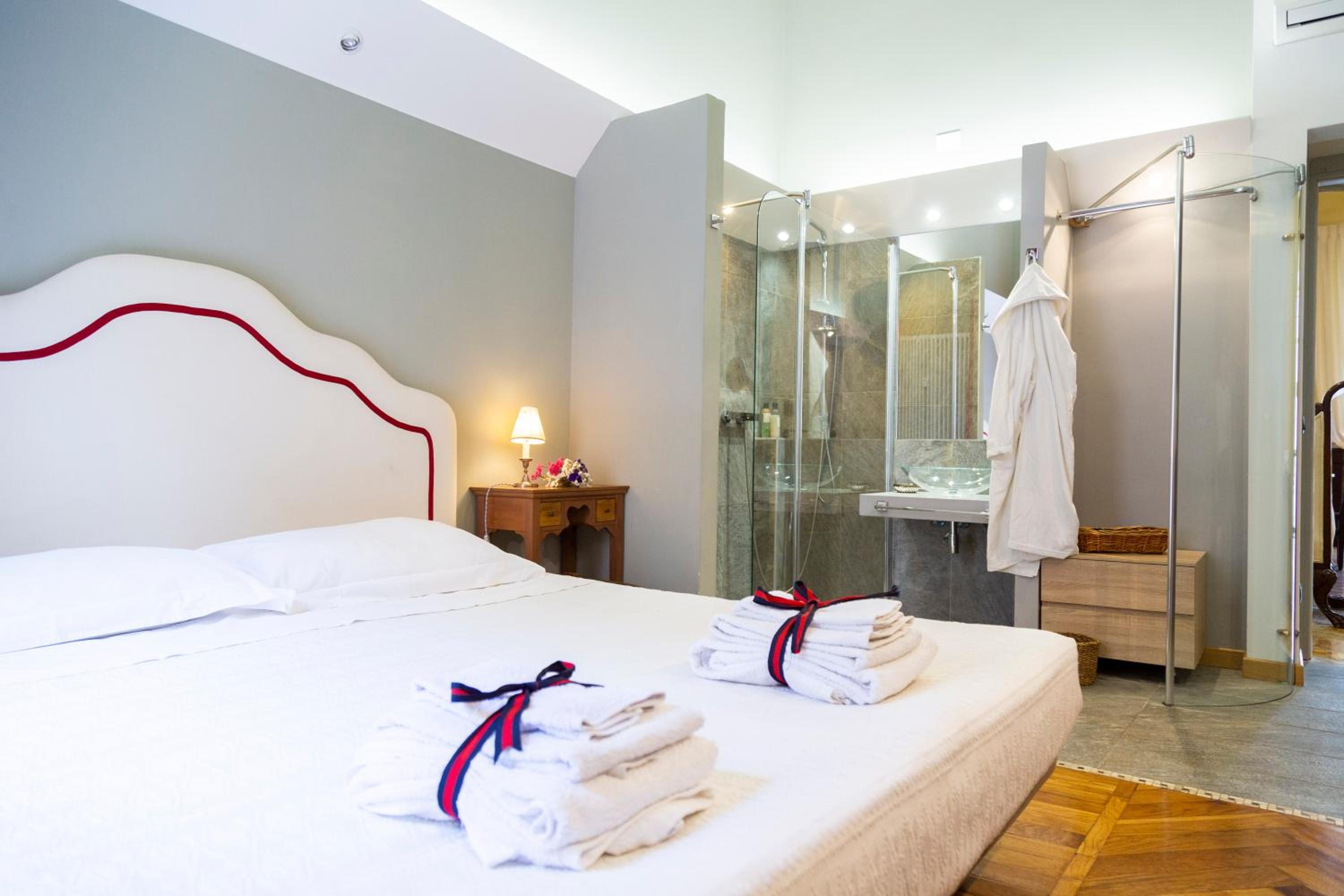 Double or Twin Room photo 3