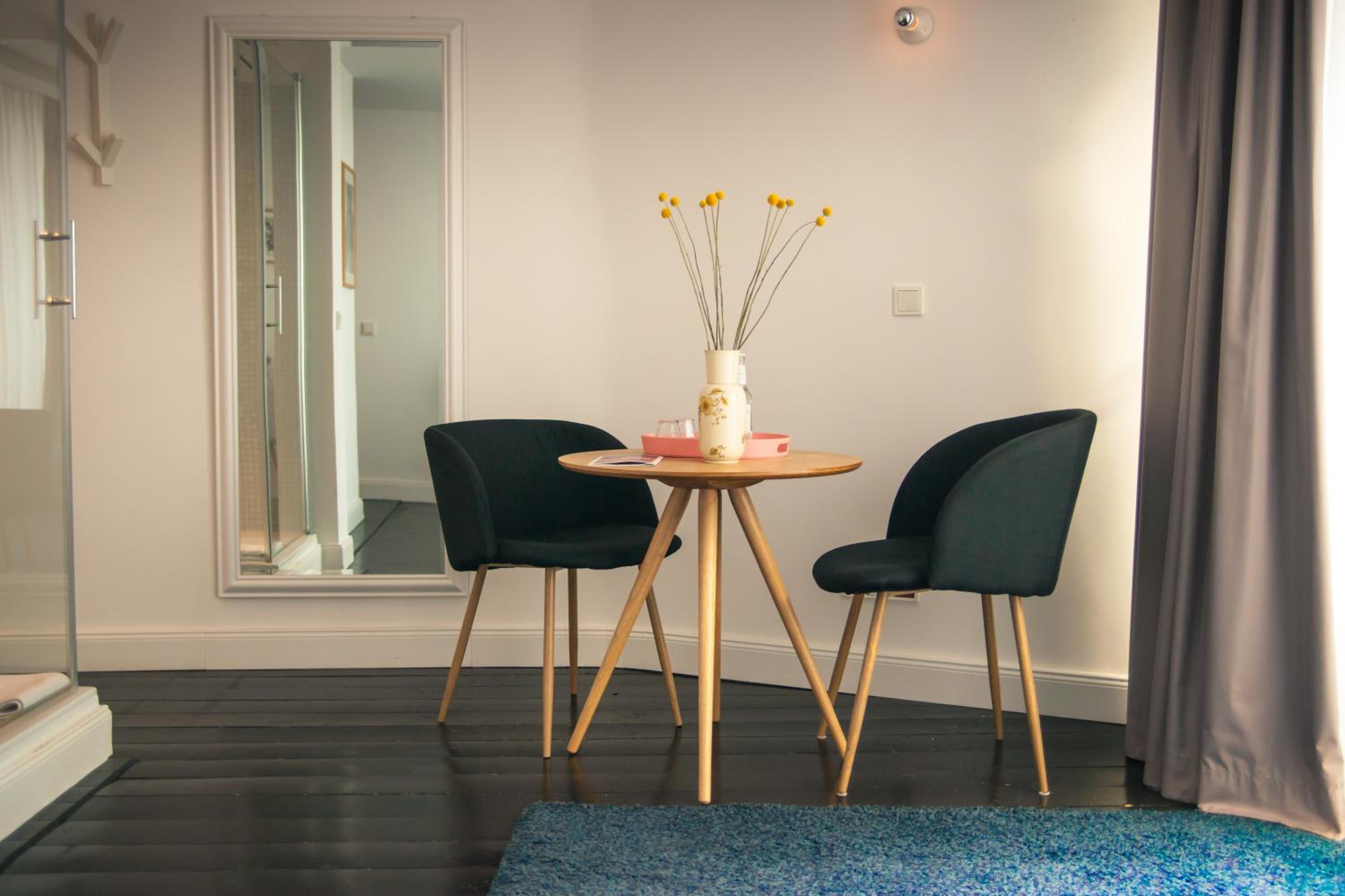 Suite - Photo 8