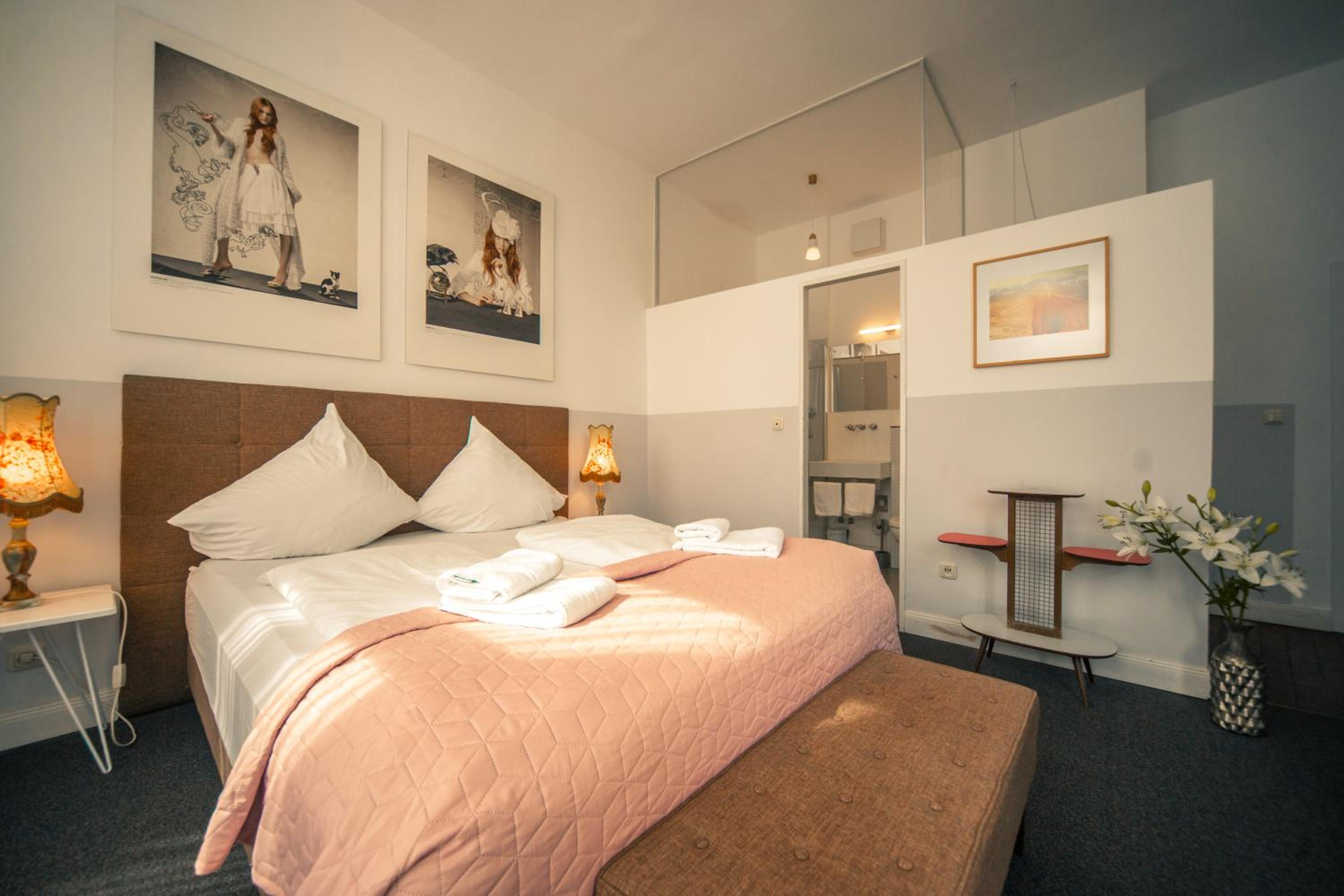 Deluxe Double Room - Photo 18