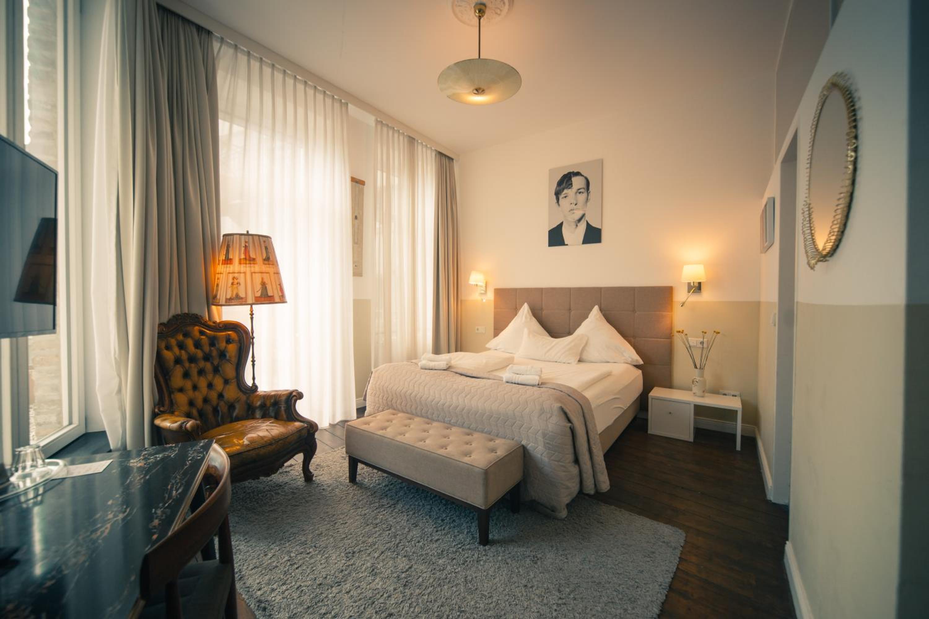 Deluxe Double Room - Photo 11