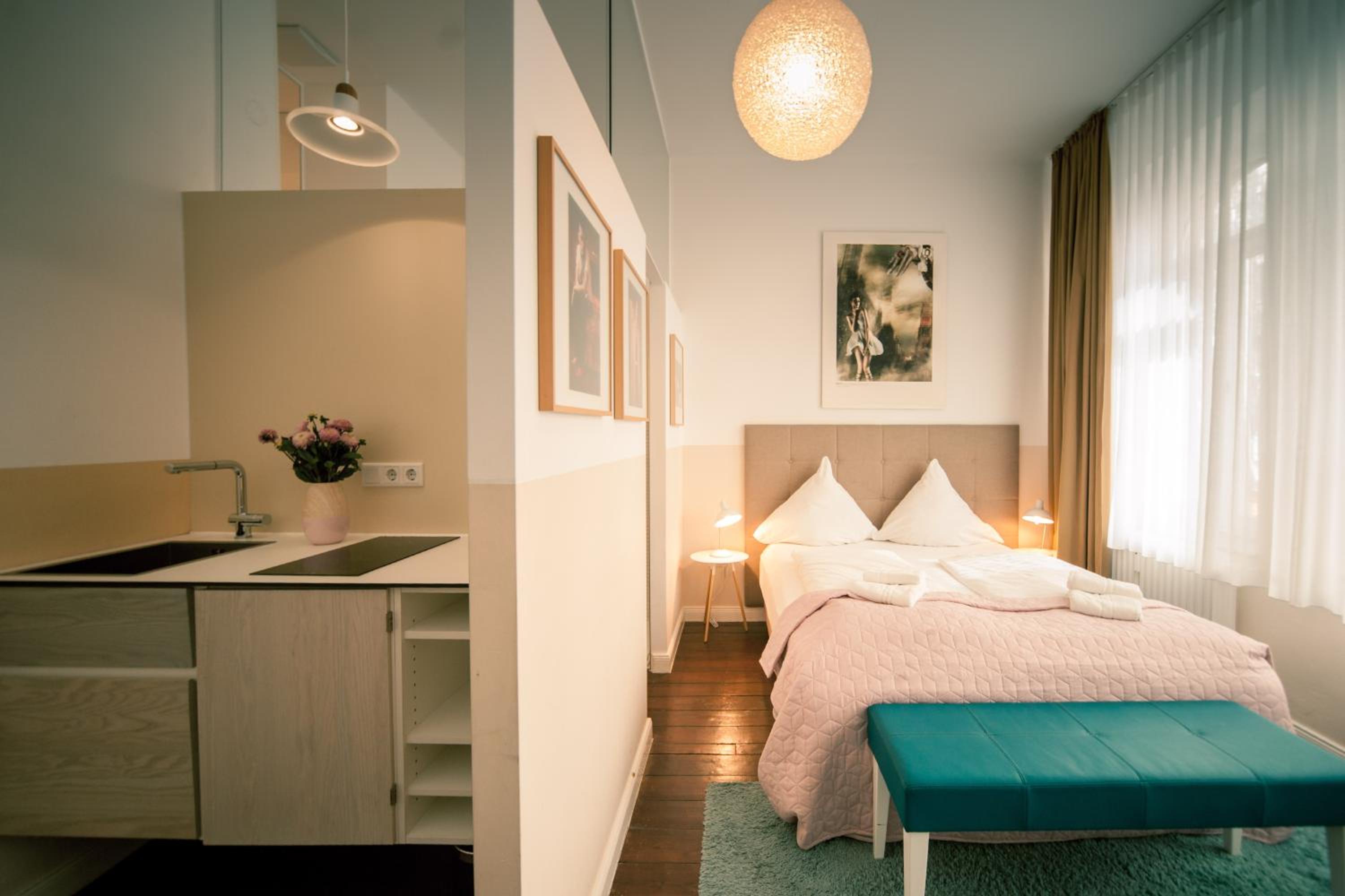 Deluxe Double Room - Photo 19