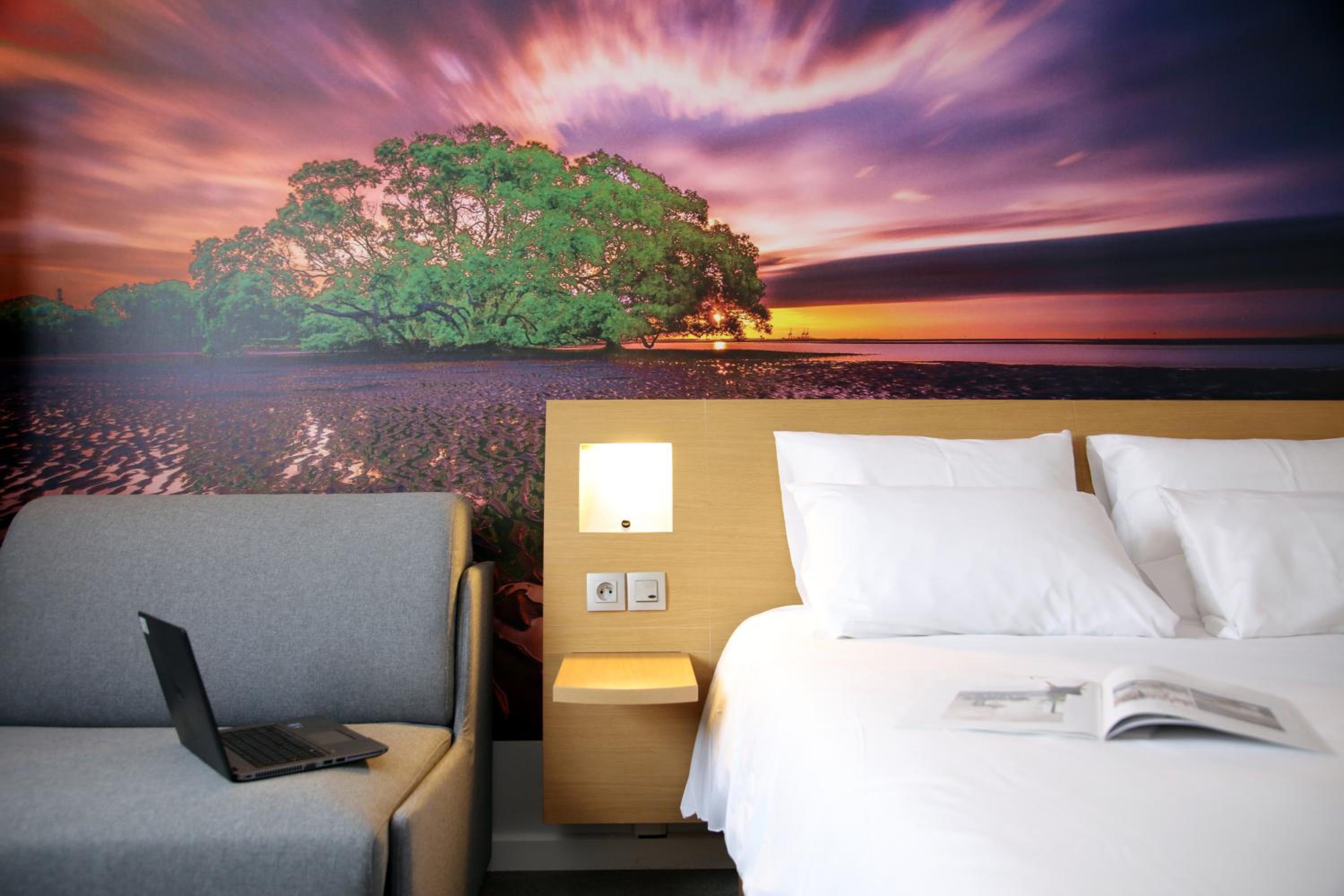 Executive Double Room with Sofa Bed - Photo 4