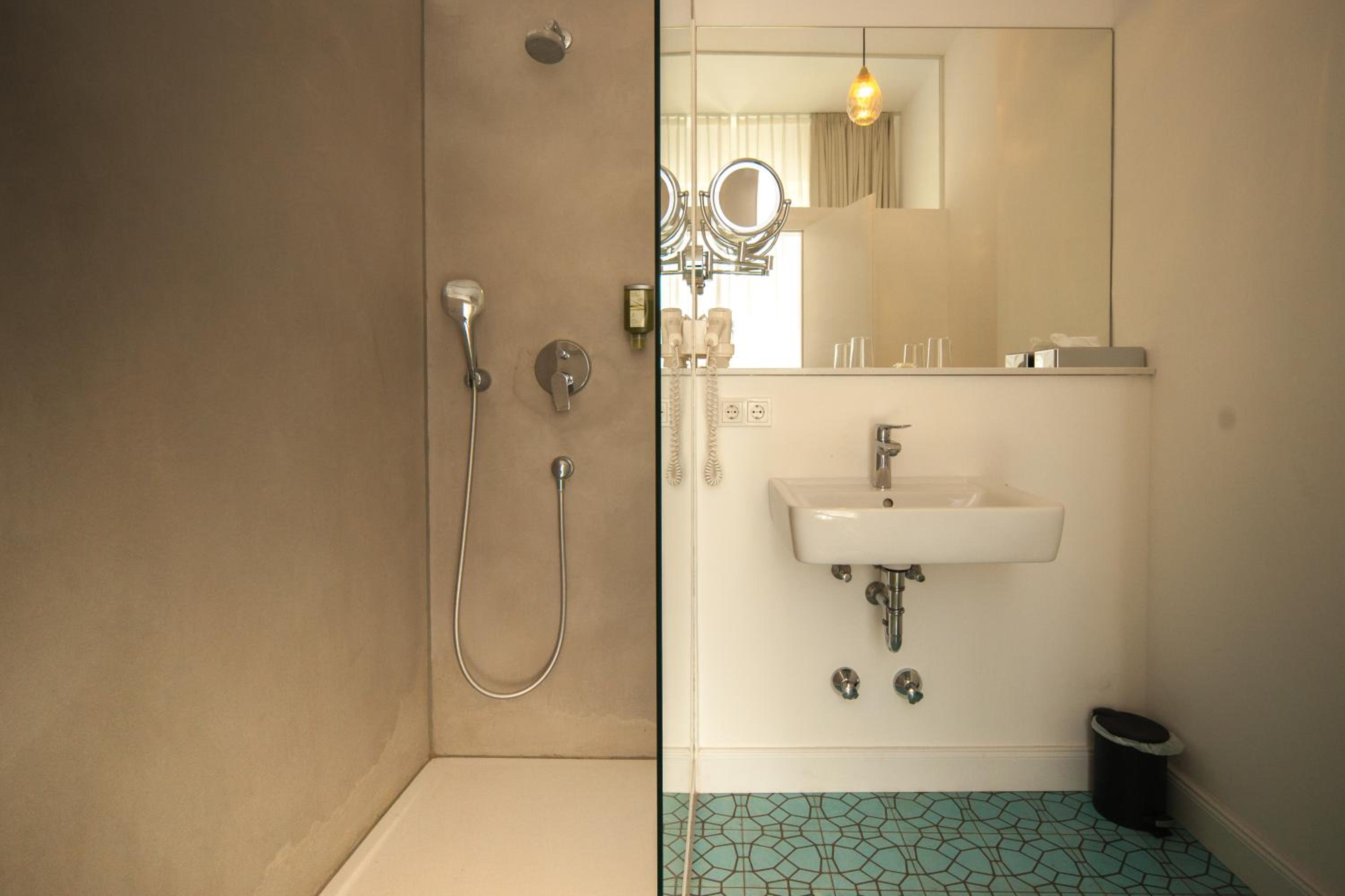 Standard Double Room - Photo 4