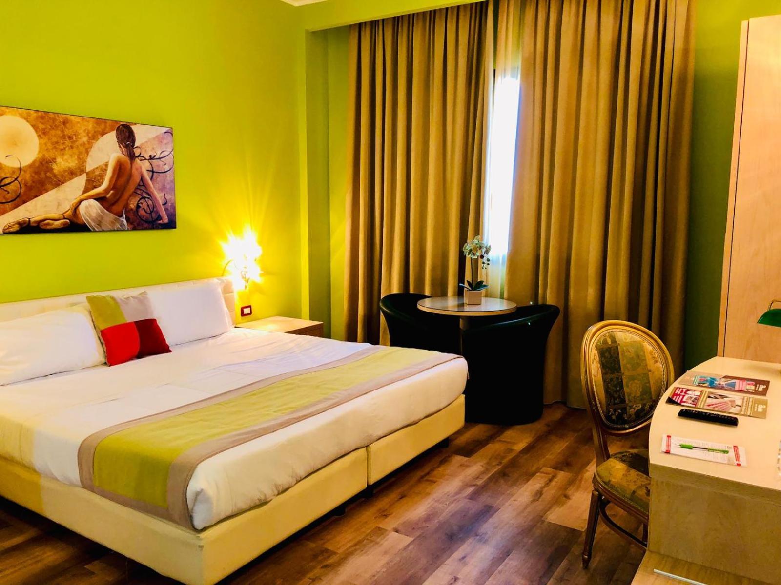 Standard Double Room - Photo 3