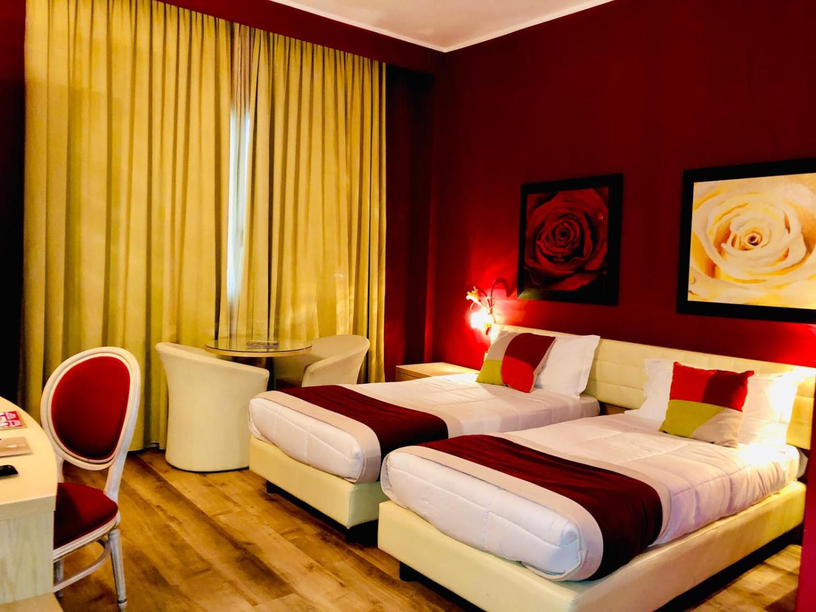 Twin Room - Photo 1