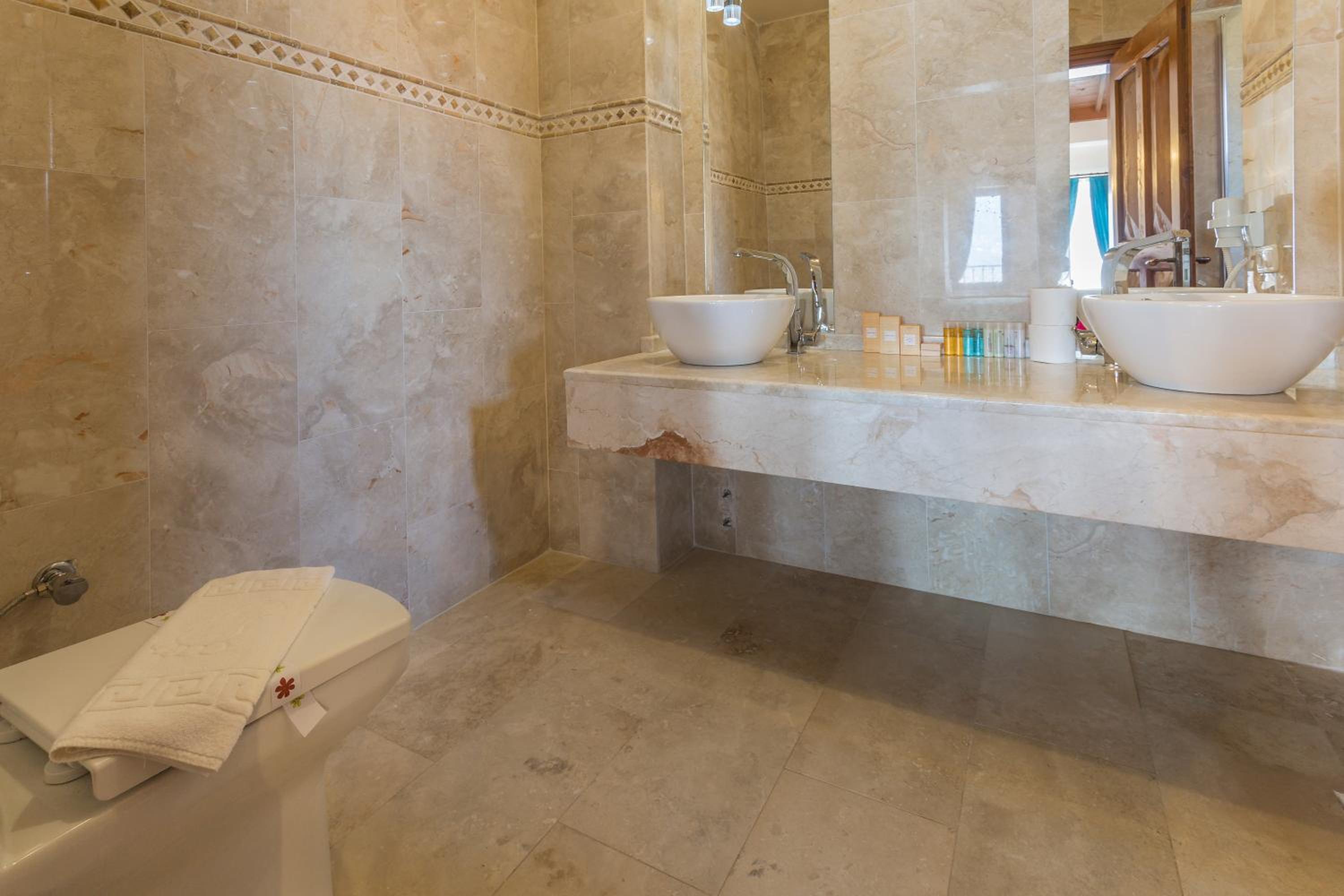 Deluxe Double Room with Sea View photo 3