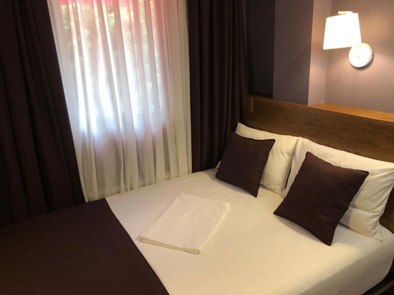 Small Double Room - Photo 1